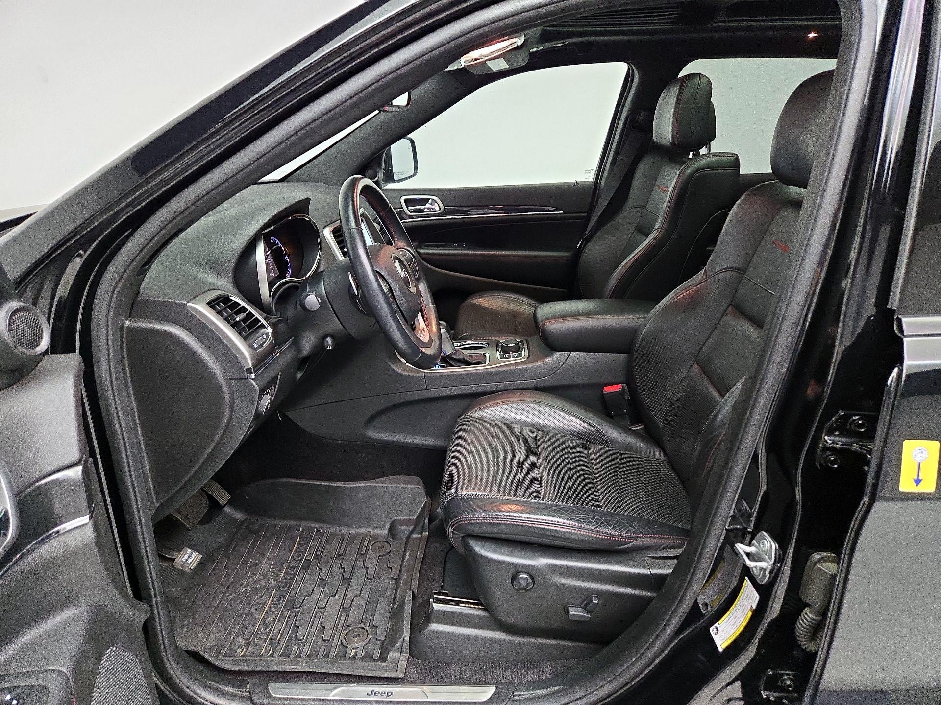 Thumbnail: 2018 Jeep Grand Cherokee - 11