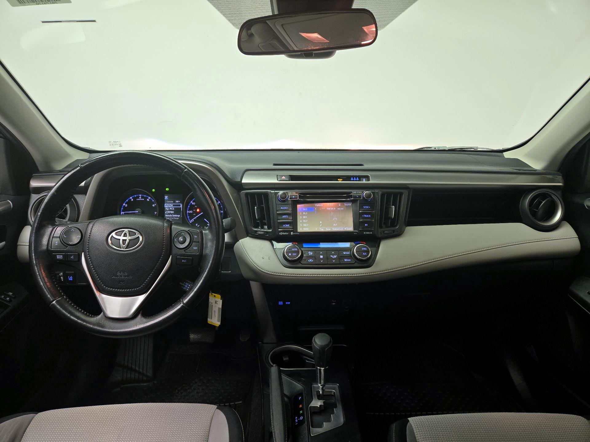 Thumbnail: 2017 Toyota RAV4 - 9