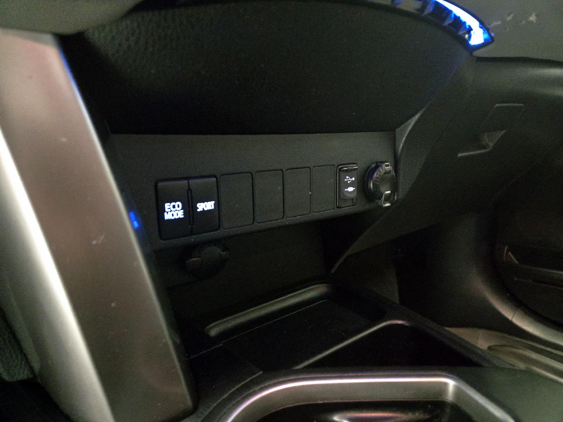 Thumbnail: 2017 Toyota RAV4 - 18