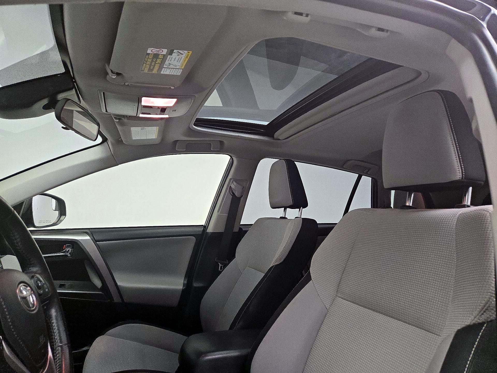 Thumbnail: 2017 Toyota RAV4 - 19