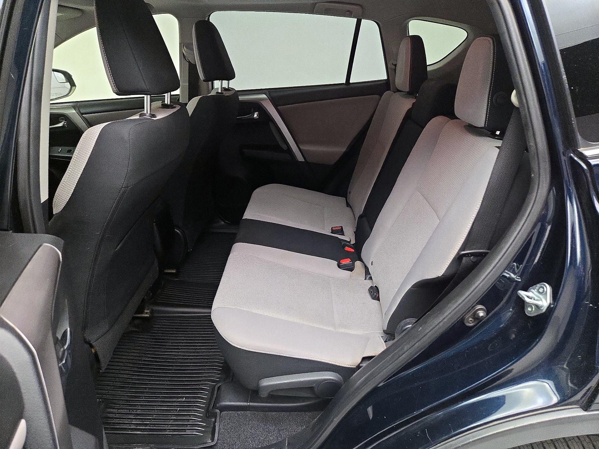 Thumbnail: 2017 Toyota RAV4 - 20