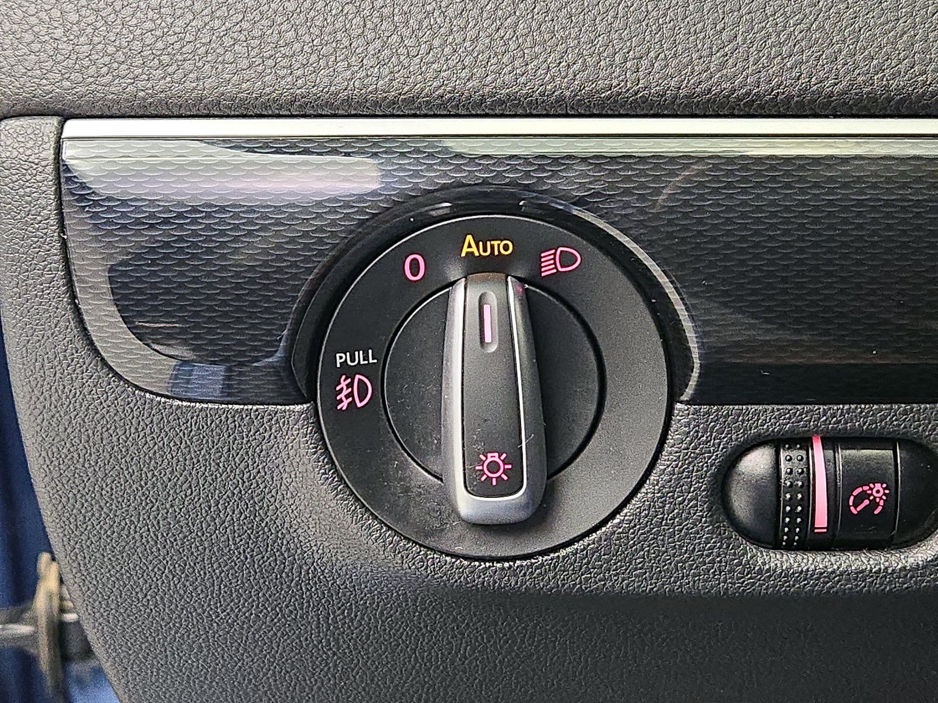 Thumbnail: 2017 Volkswagen Jetta - 13