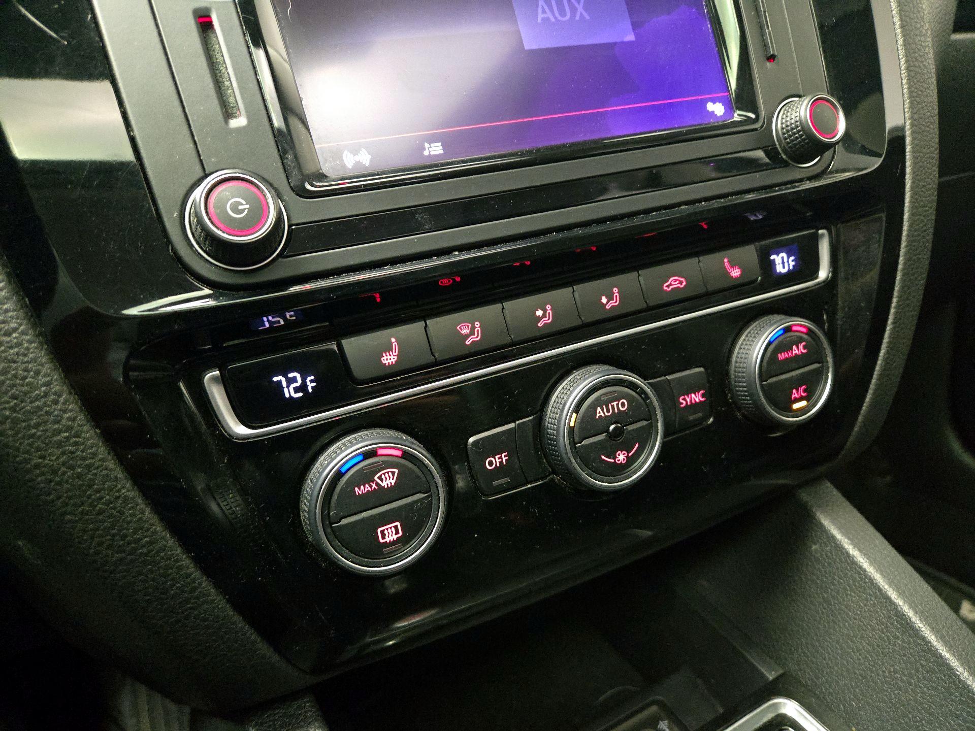 Thumbnail: 2017 Volkswagen Jetta - 17