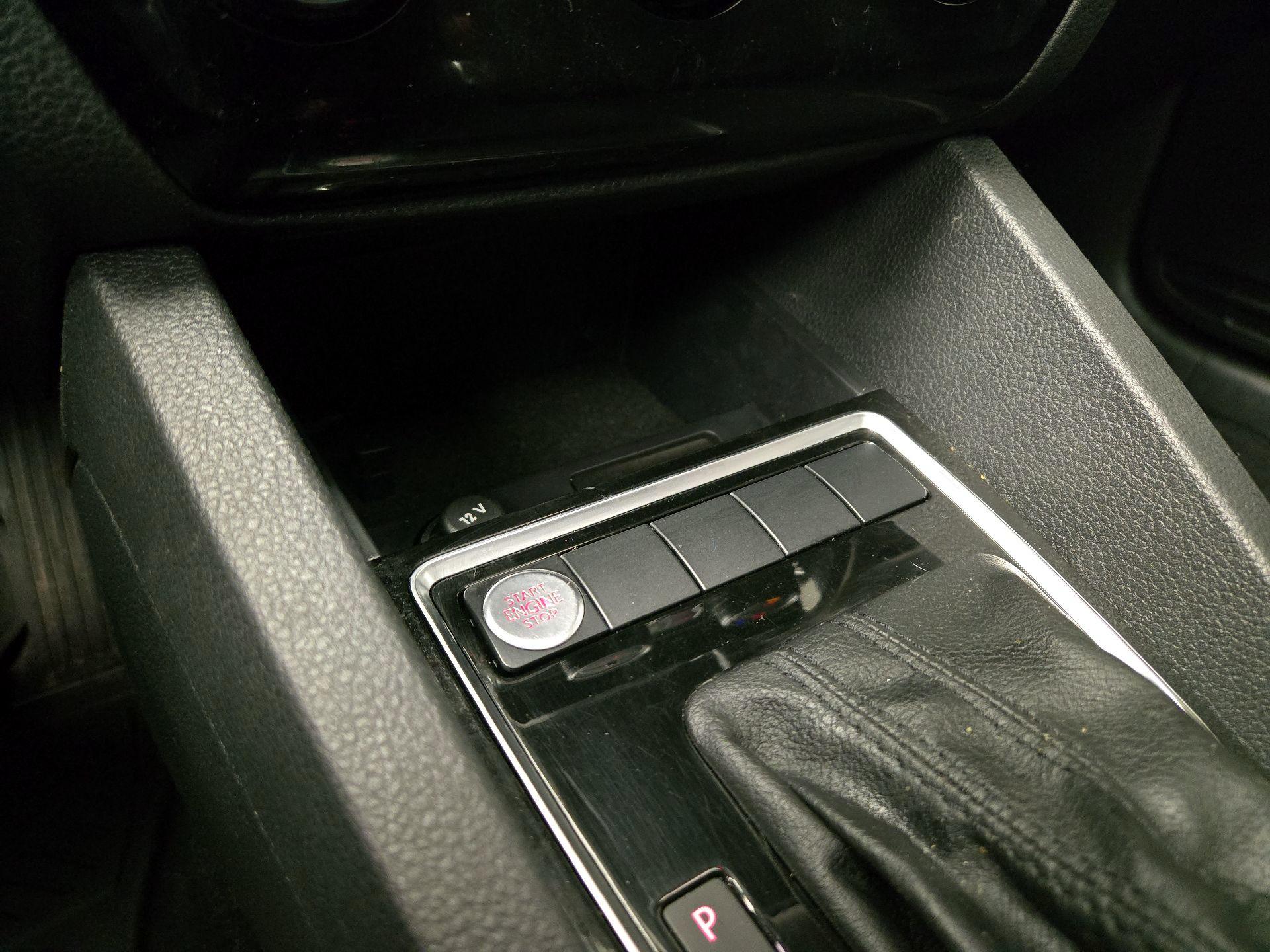 Thumbnail: 2017 Volkswagen Jetta - 19