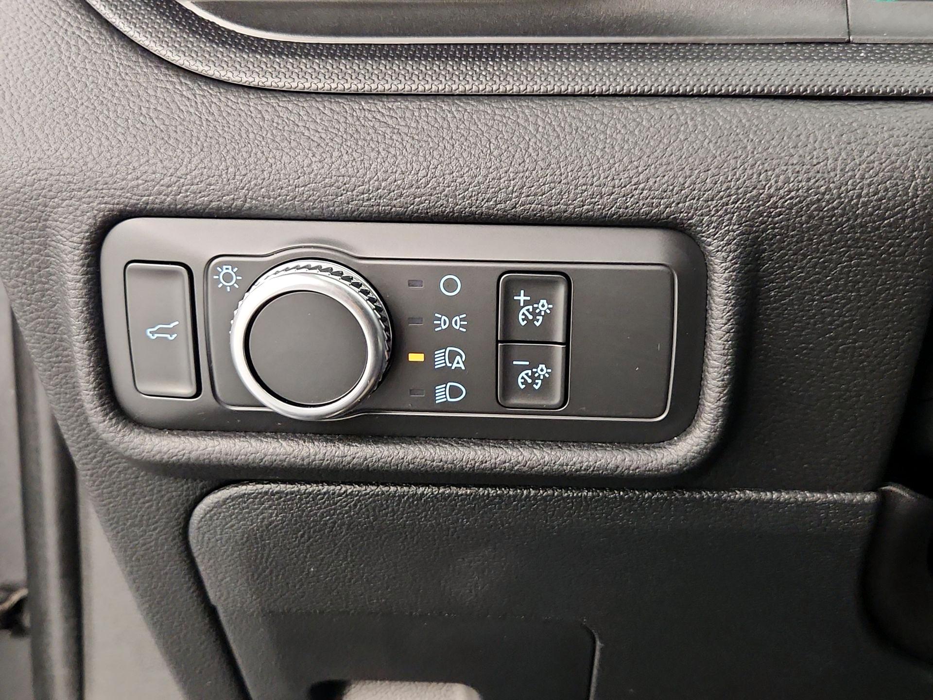 Thumbnail: 2020 Ford Explorer - 13