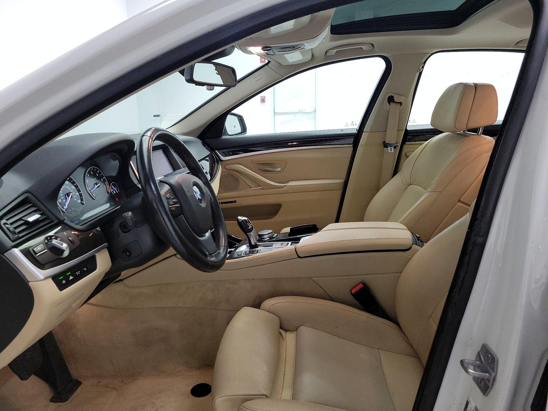 Thumbnail: 2015 BMW 5 Series - 11