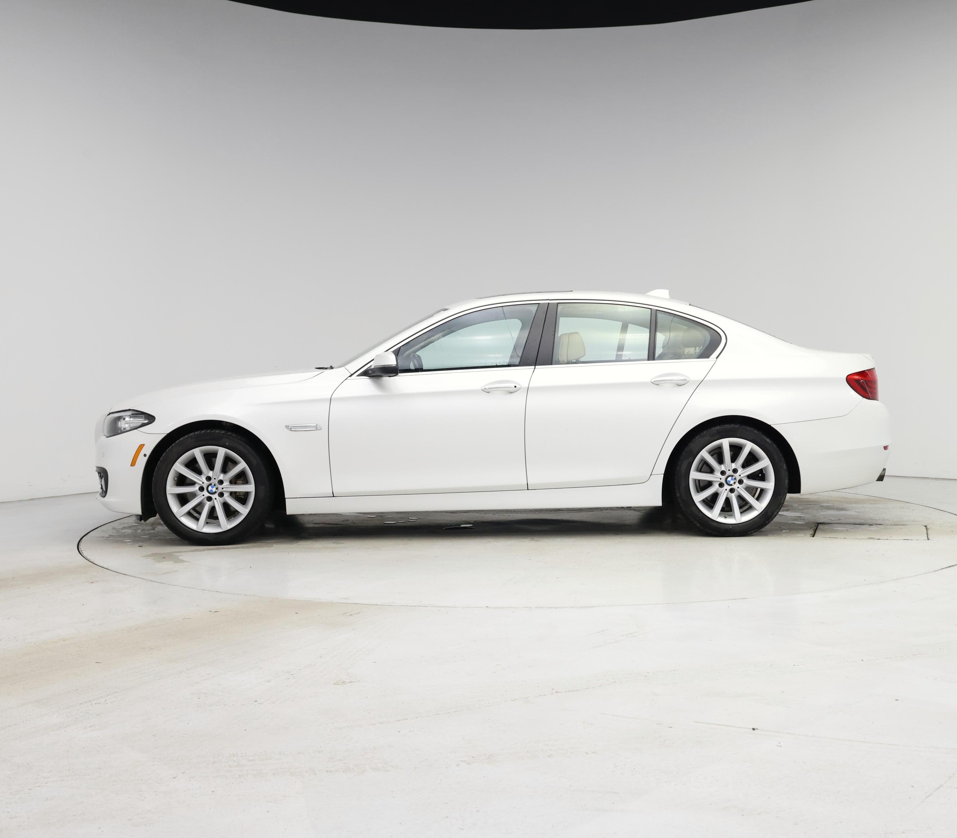 Thumbnail: 2015 BMW 5 Series - 3