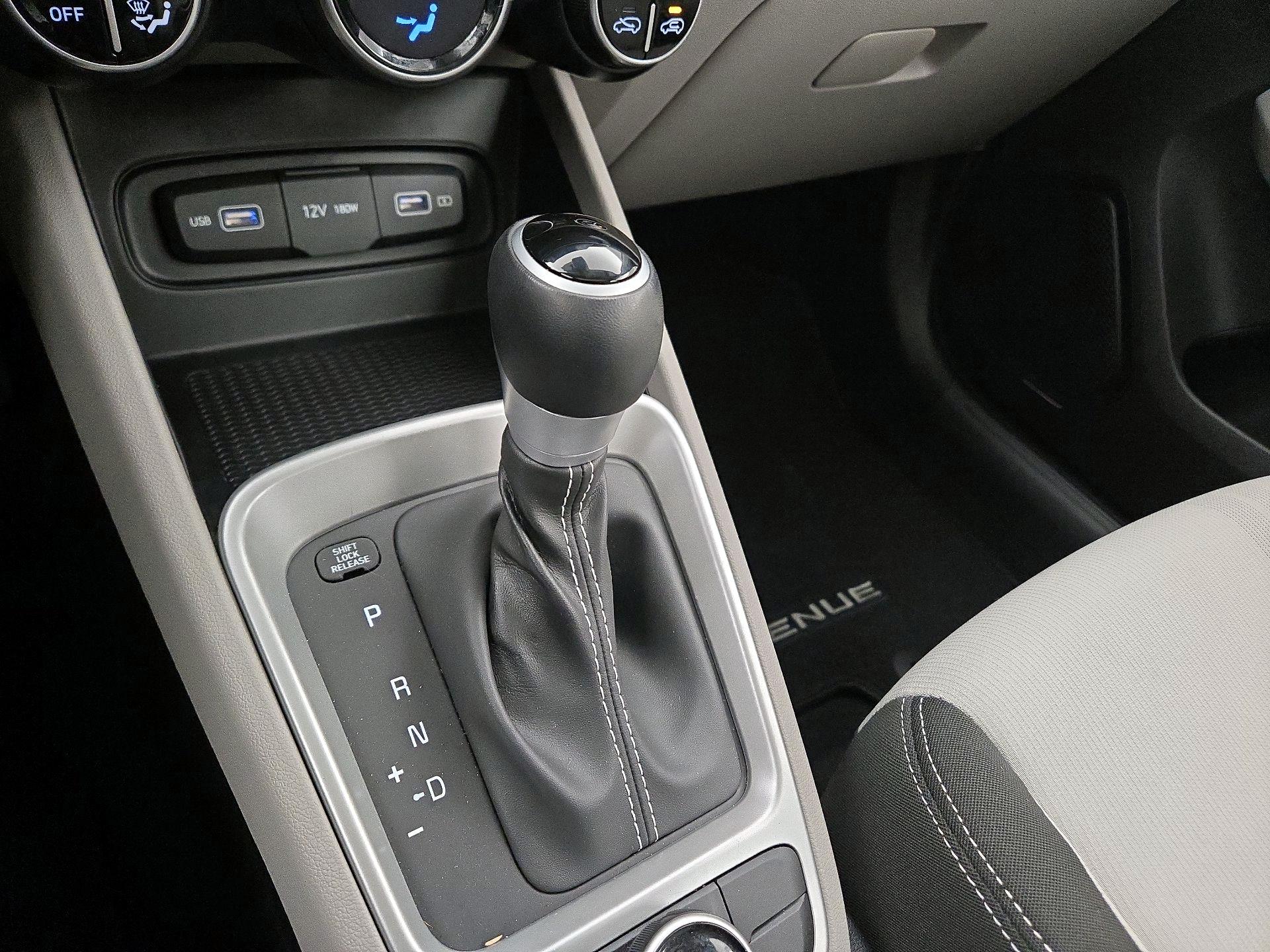 Thumbnail: 2022 Hyundai Venue - 17