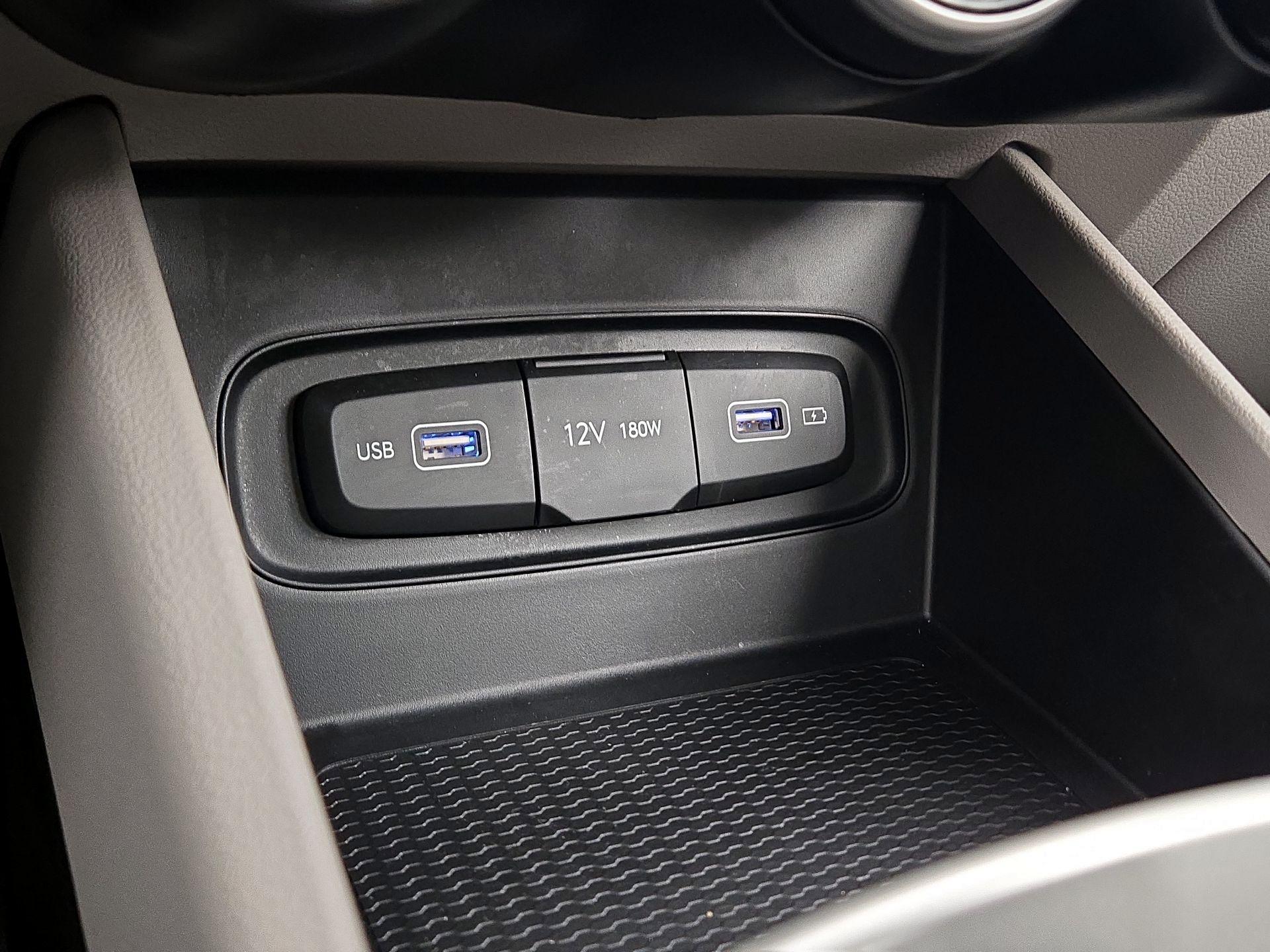 Thumbnail: 2022 Hyundai Venue - 18