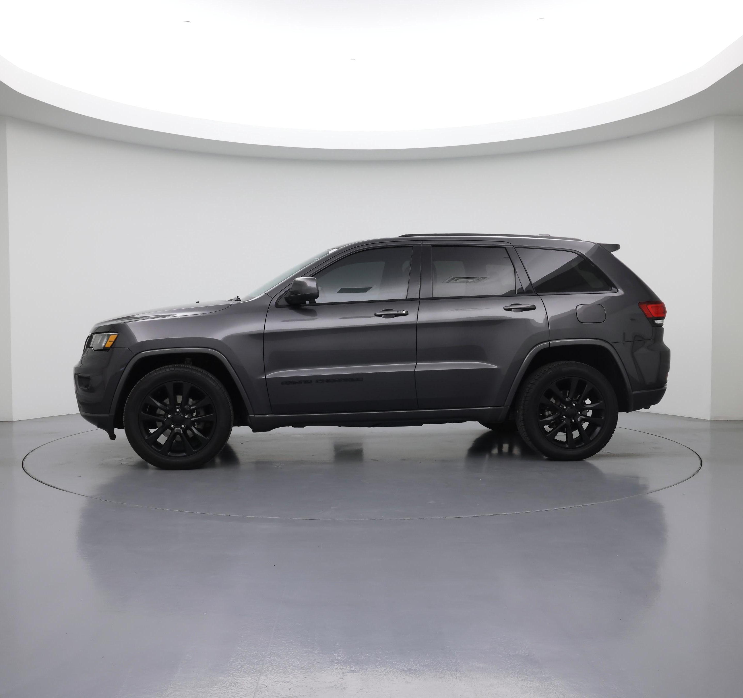 Thumbnail: 2018 Jeep Grand Cherokee - 3