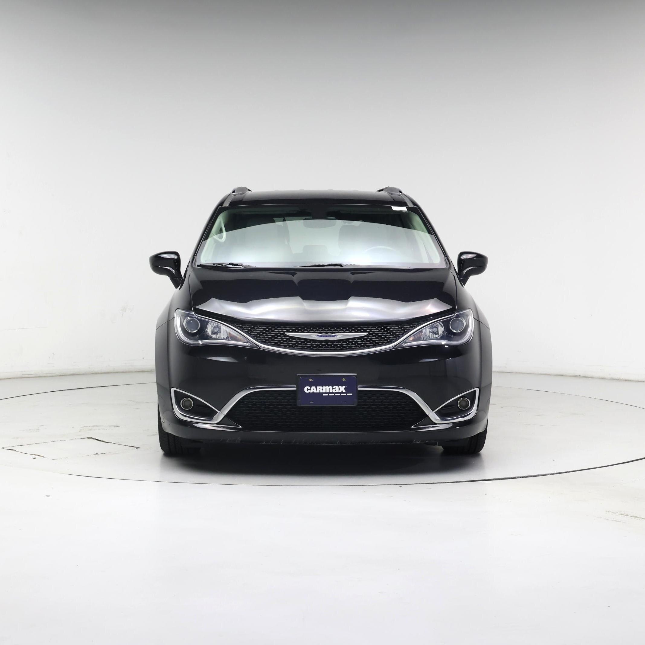 Thumbnail: 2018 Chrysler Pacifica - 5