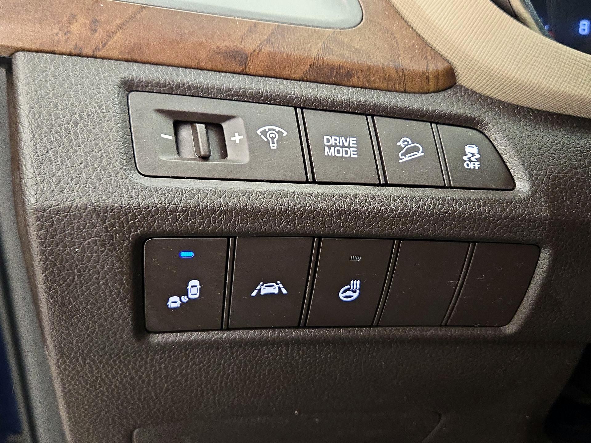 Thumbnail: 2018 Hyundai Santa Fe - 13