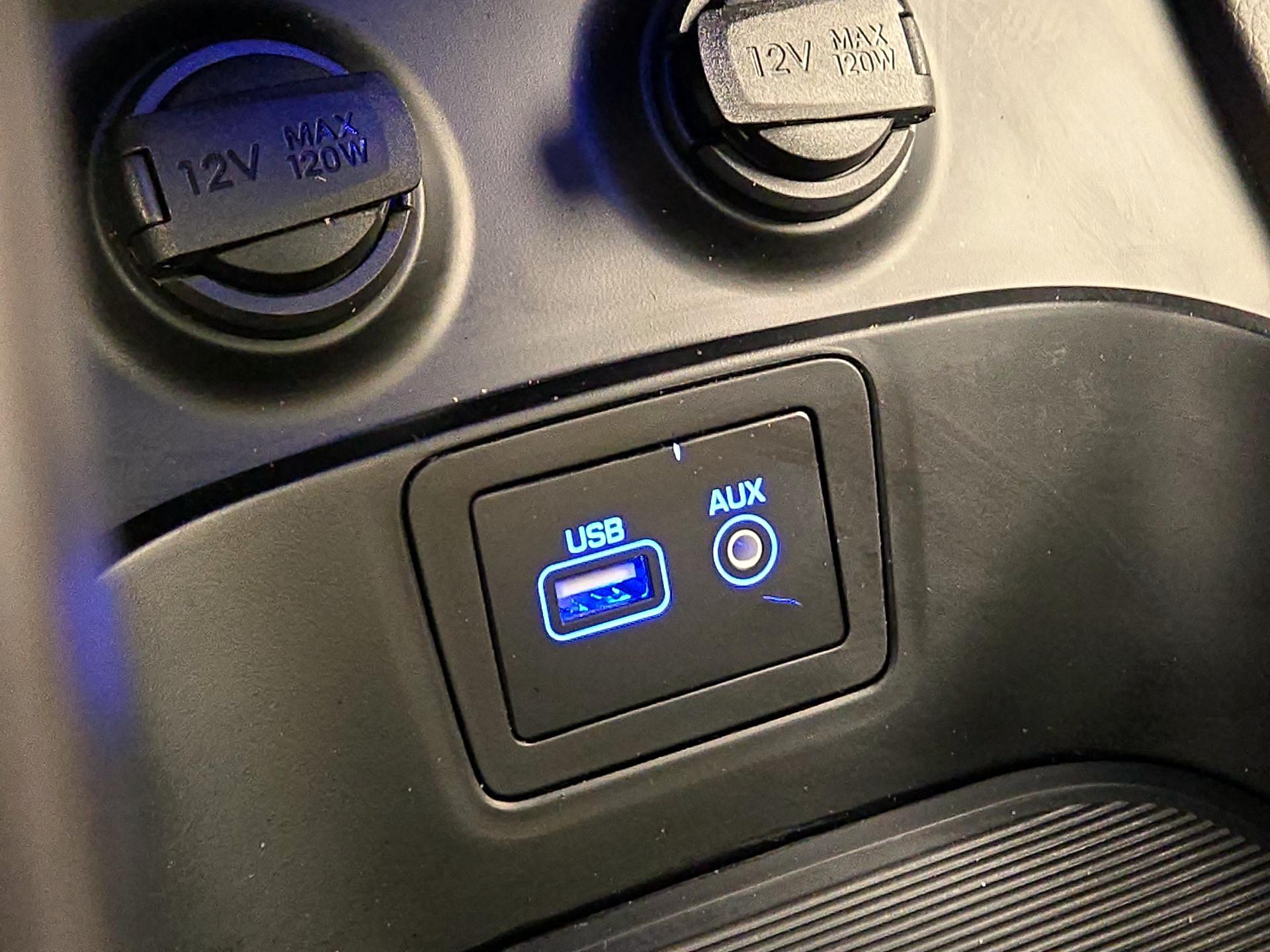 Thumbnail: 2018 Hyundai Santa Fe - 19