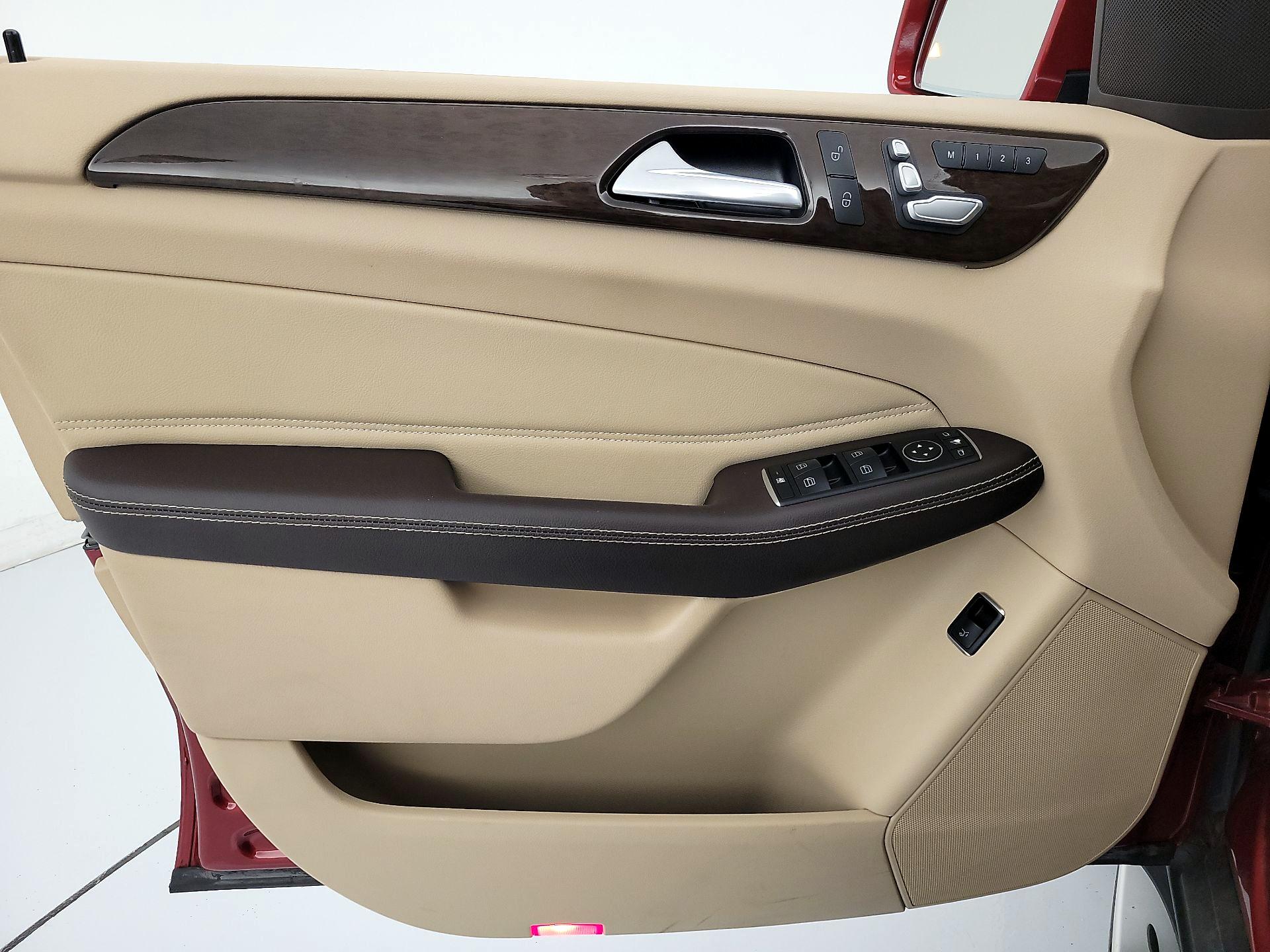 Thumbnail: 2016 Mercedes-Benz GLE - 12