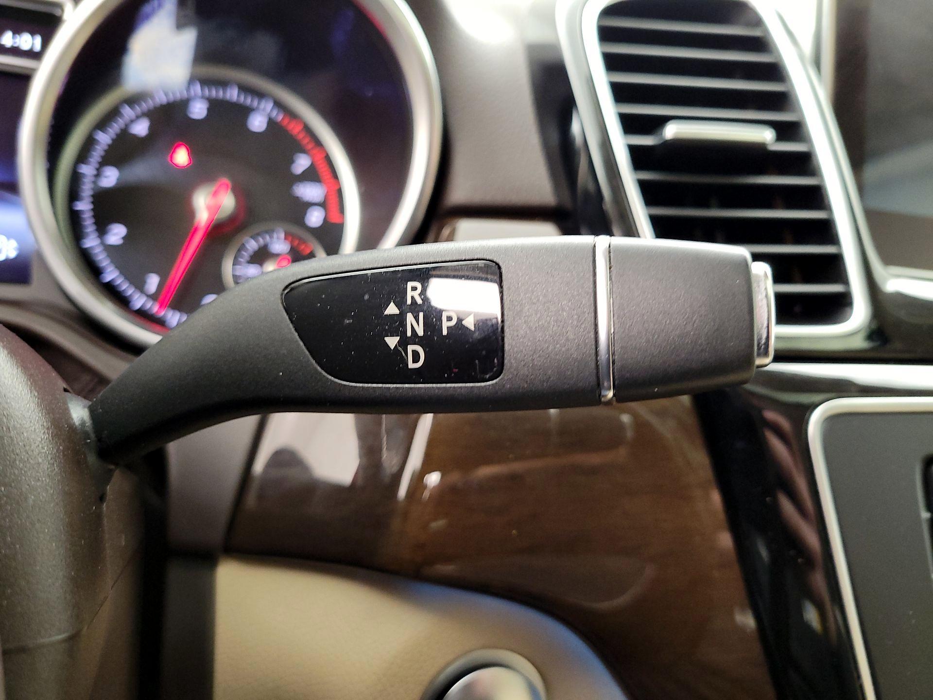 Thumbnail: 2016 Mercedes-Benz GLE - 18