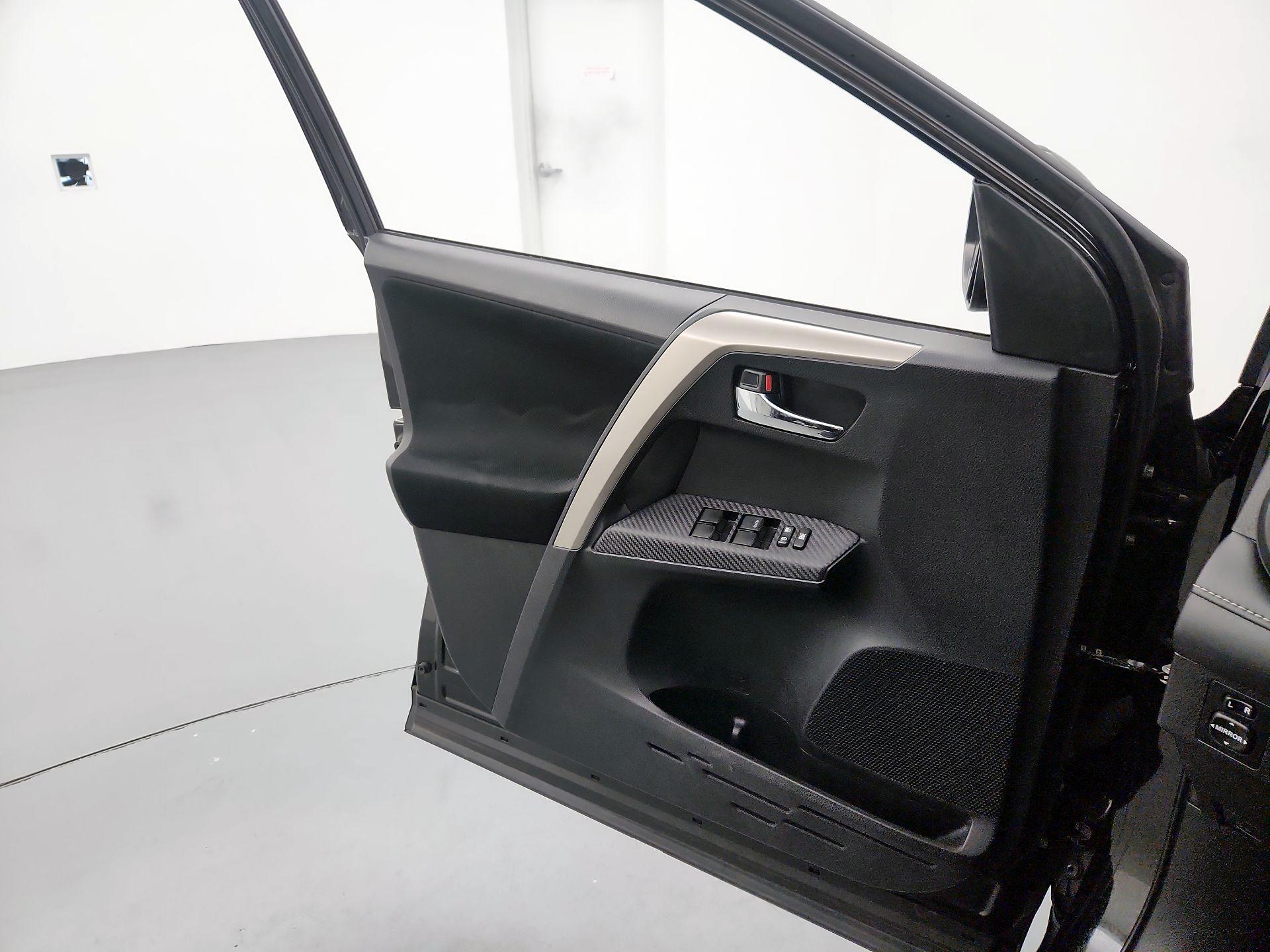 Thumbnail: 2014 Toyota RAV4 - 12