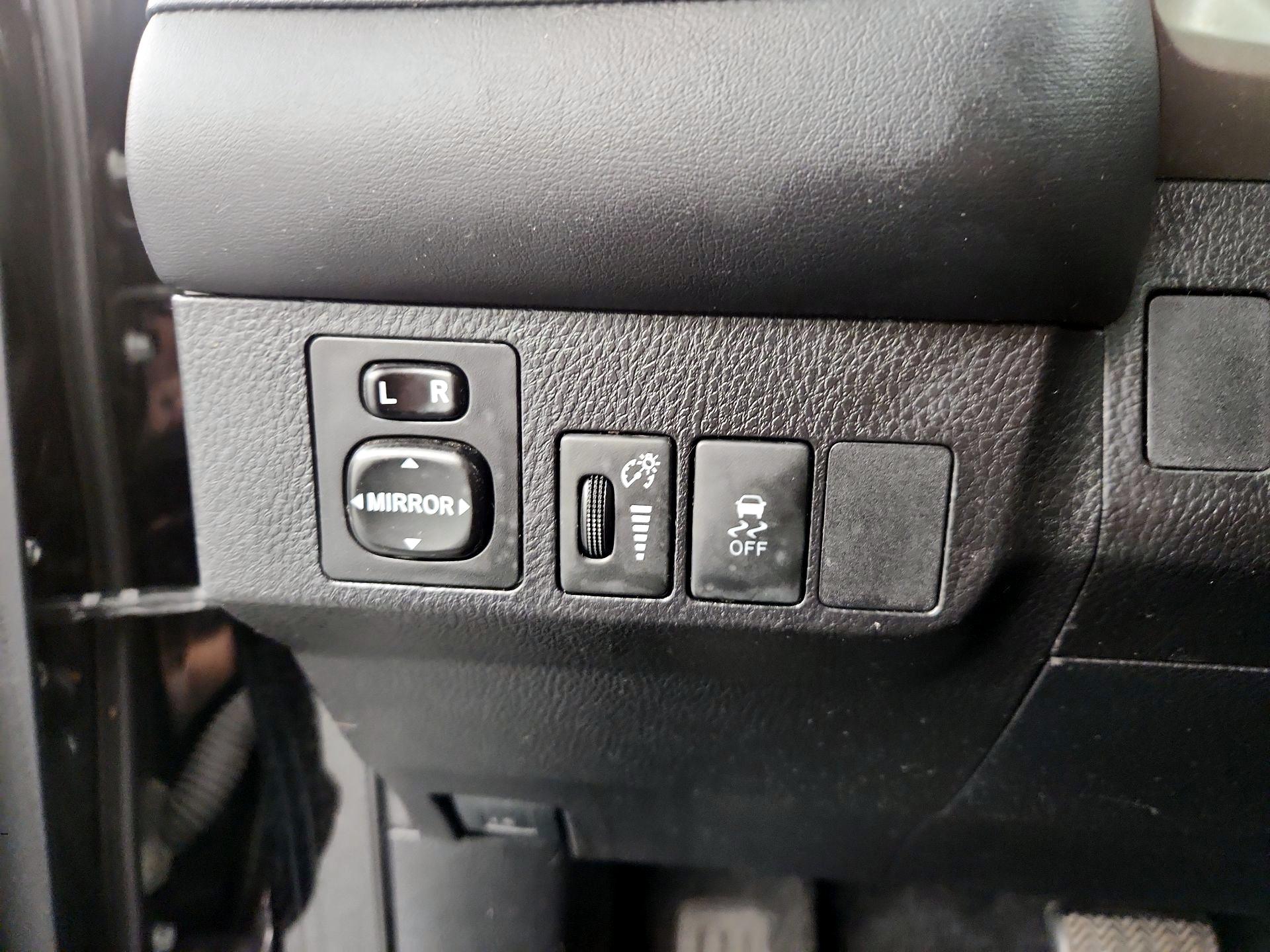Thumbnail: 2014 Toyota RAV4 - 13
