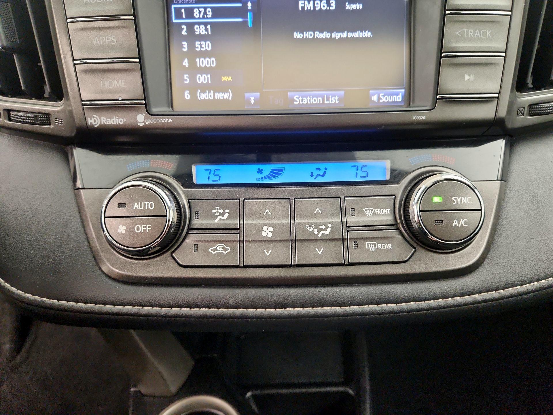Thumbnail: 2014 Toyota RAV4 - 16