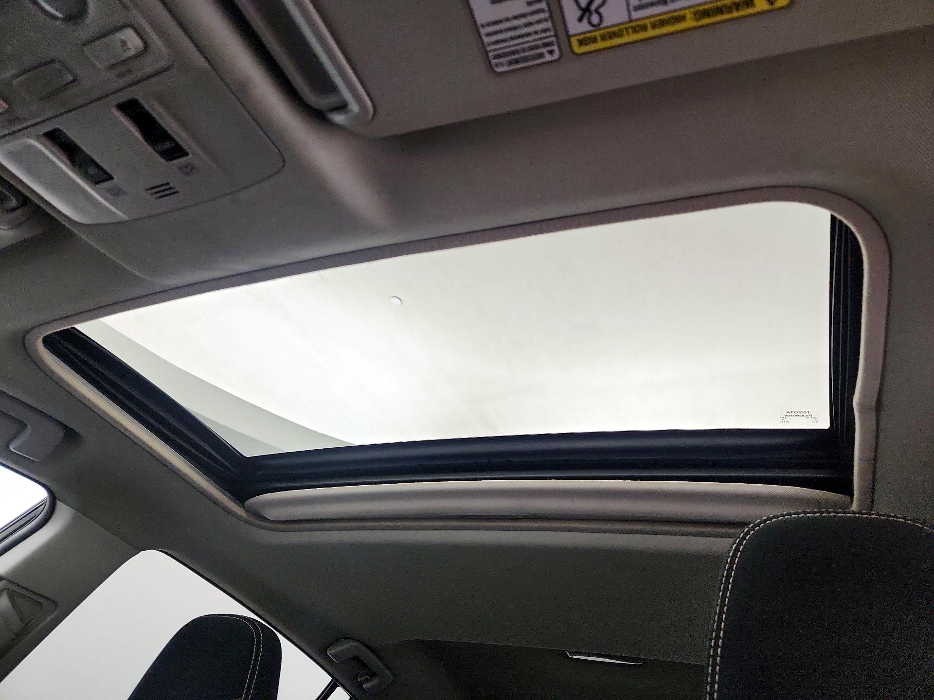 Thumbnail: 2014 Toyota RAV4 - 19