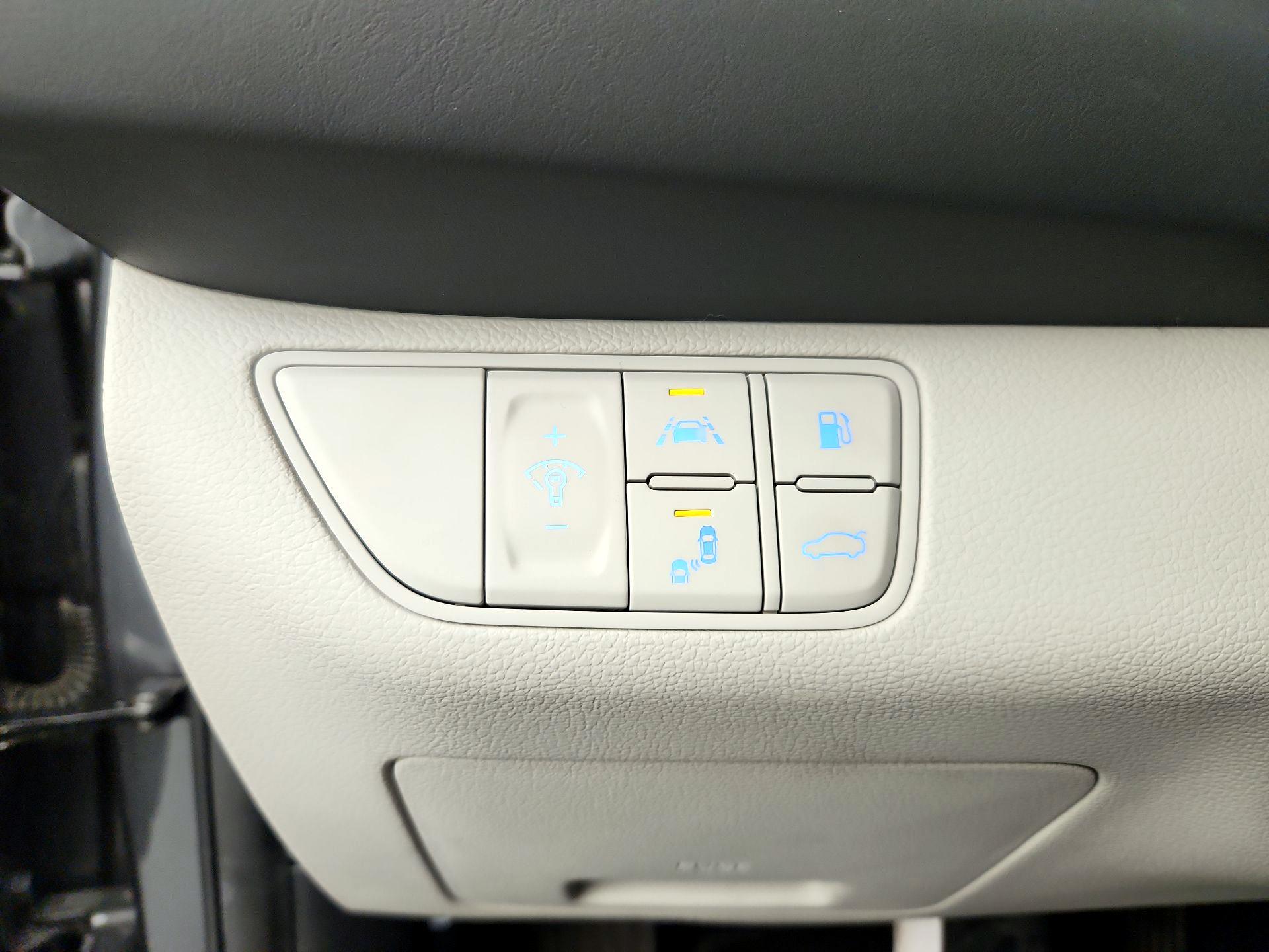 Thumbnail: 2019 Genesis G70 - 13