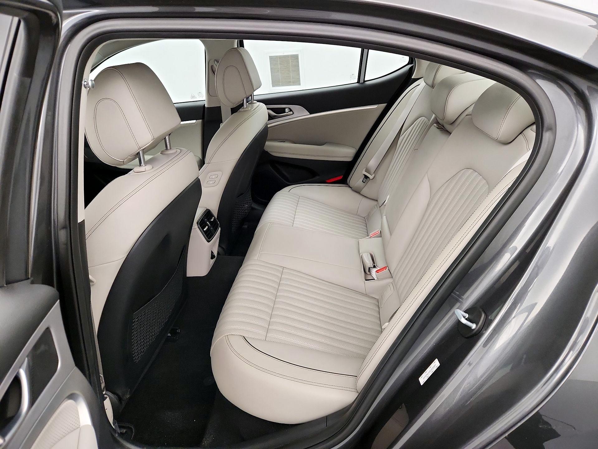 Thumbnail: 2019 Genesis G70 - 19