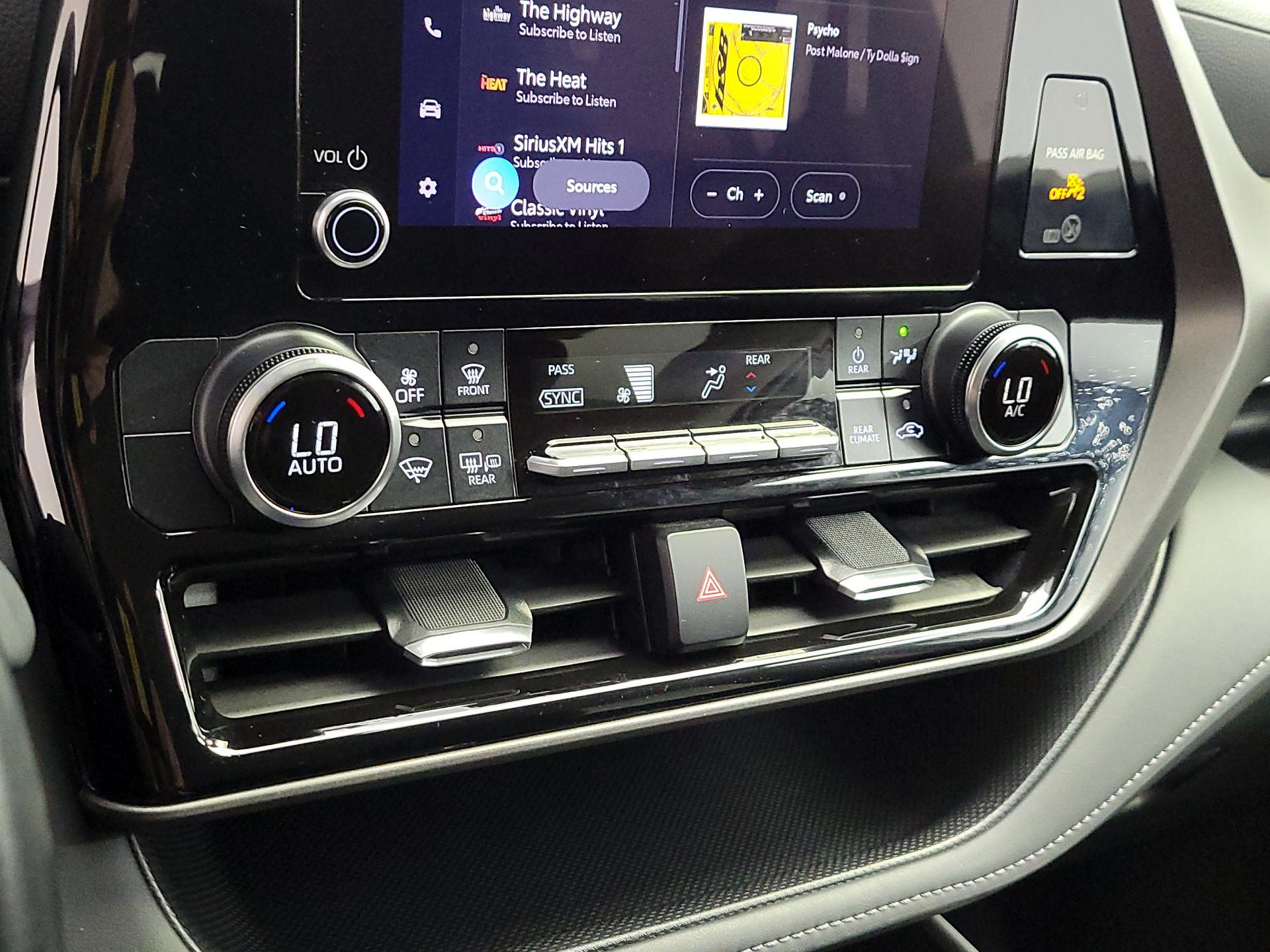 Thumbnail: 2024 Toyota Highlander - 16