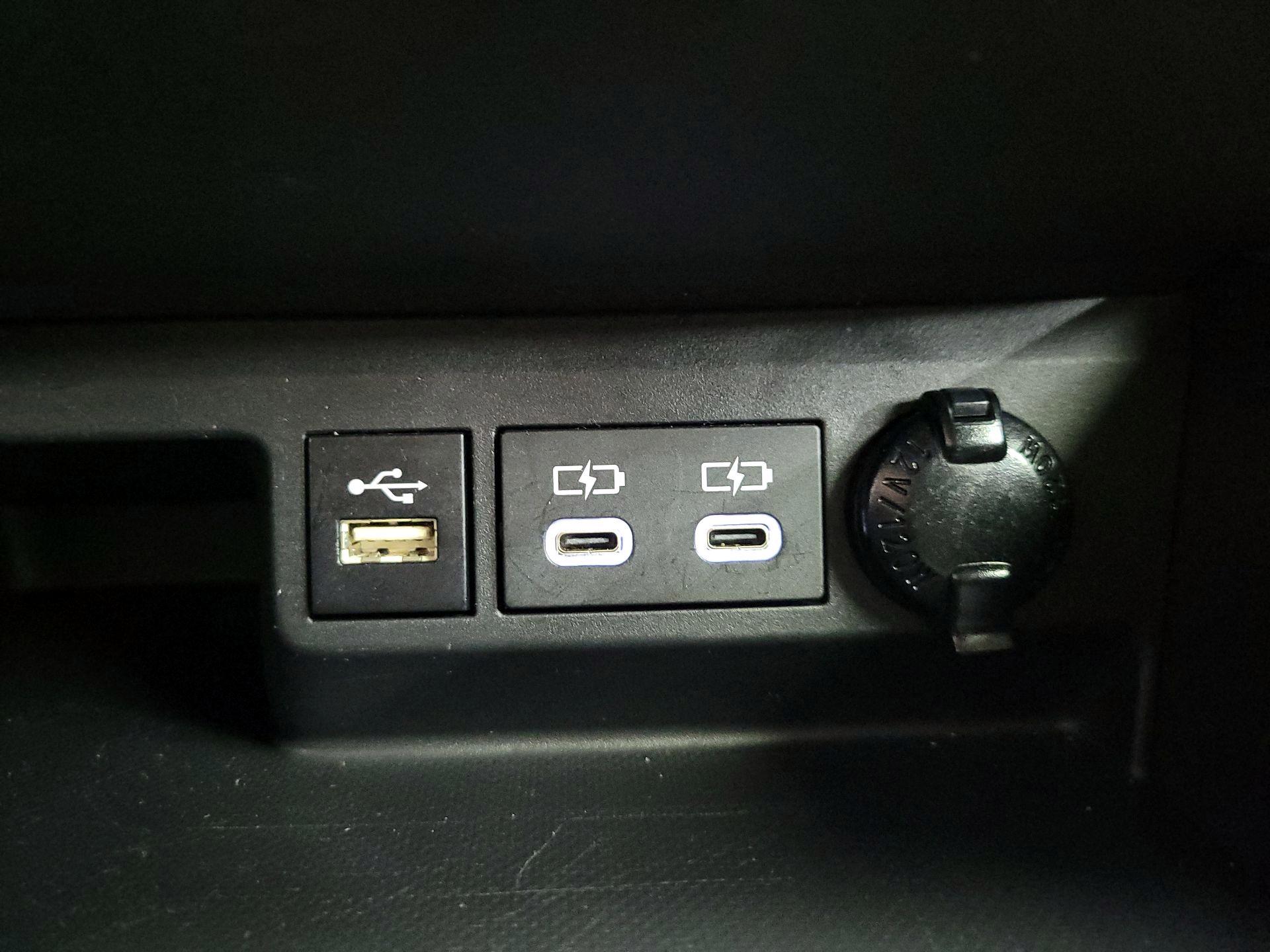 Thumbnail: 2024 Toyota Highlander - 18