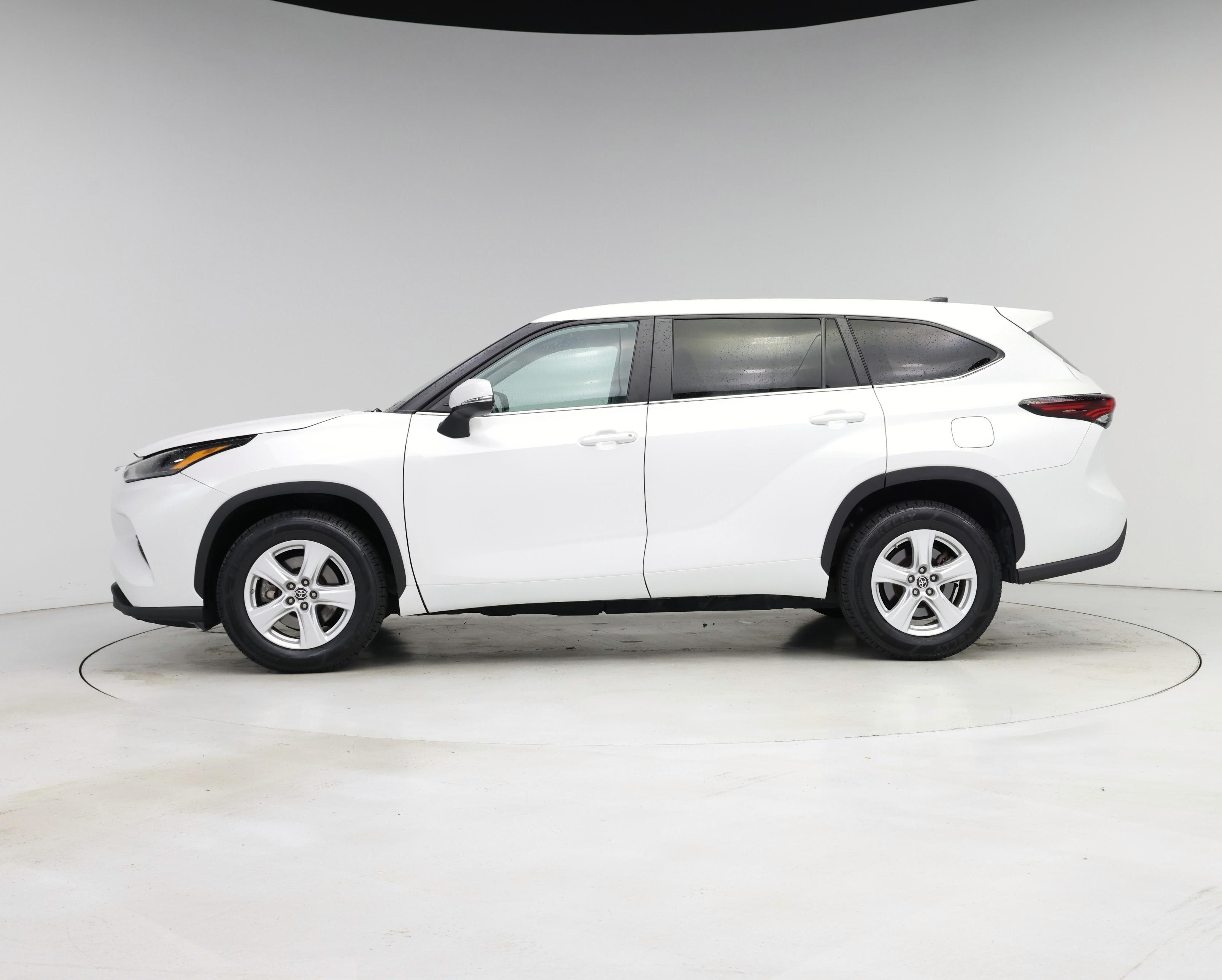 Thumbnail: 2024 Toyota Highlander - 3