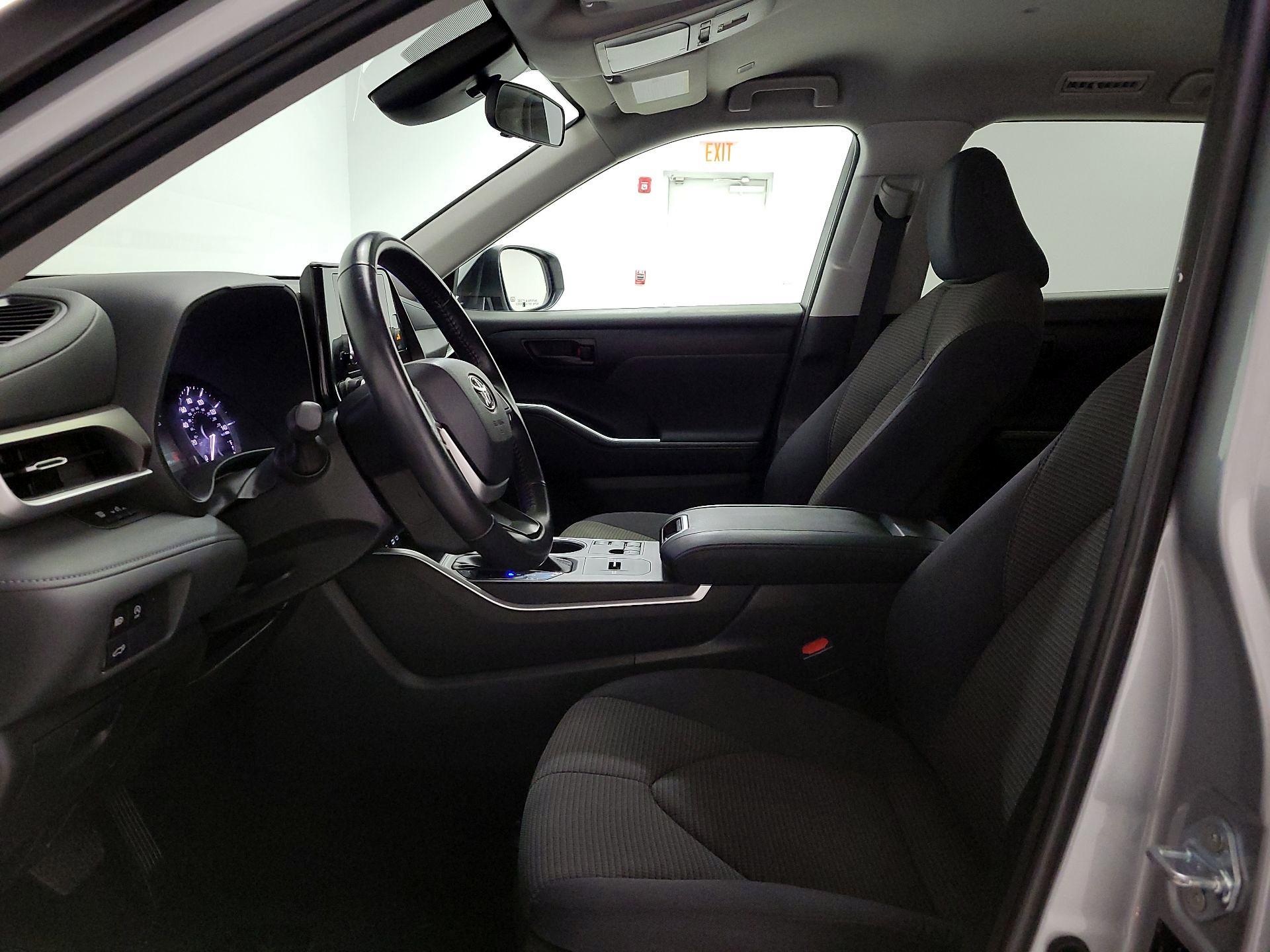 Thumbnail: 2024 Toyota Highlander - 11