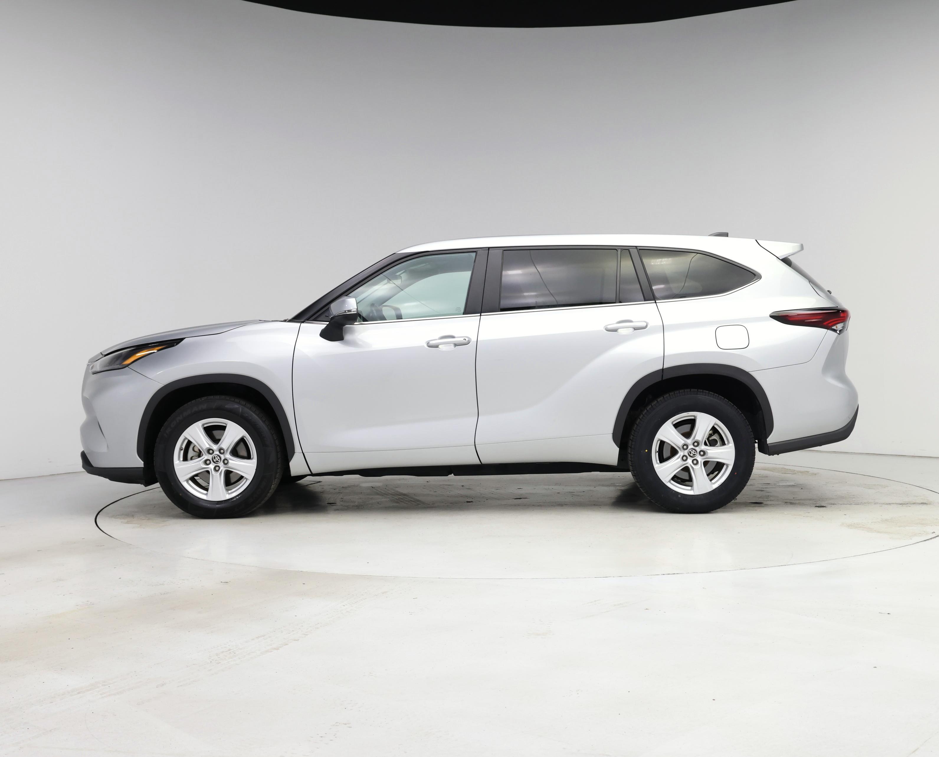 Thumbnail: 2024 Toyota Highlander - 3