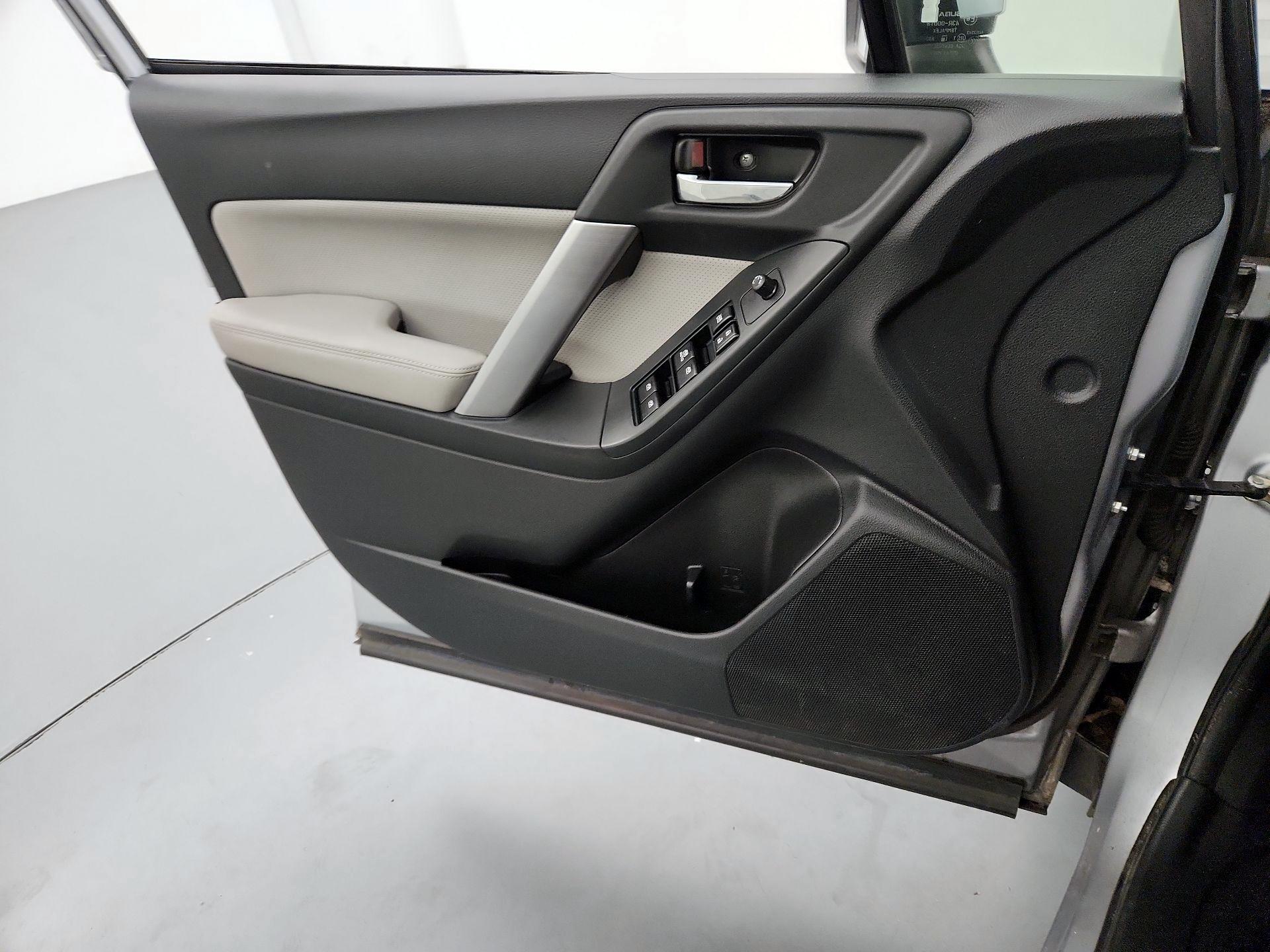 Thumbnail: 2015 Subaru Forester - 12