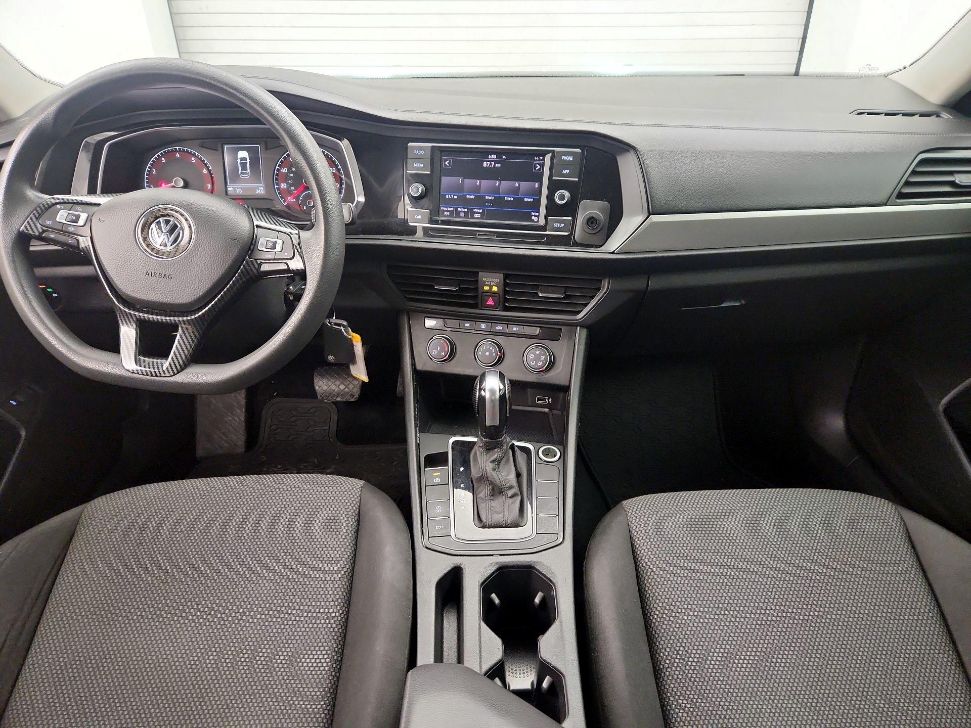 Thumbnail: 2019 Volkswagen Jetta - 9