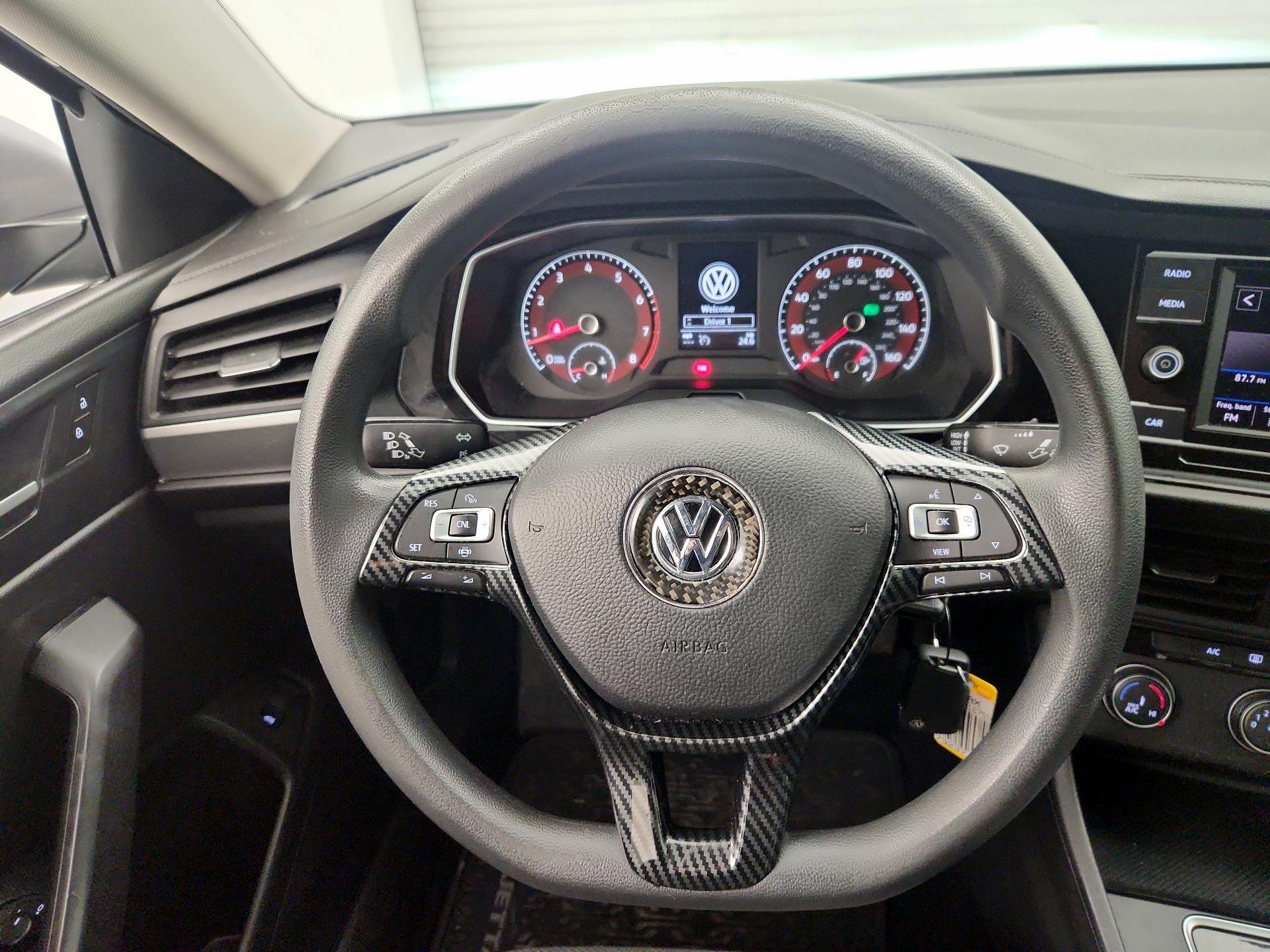 Thumbnail: 2019 Volkswagen Jetta - 10