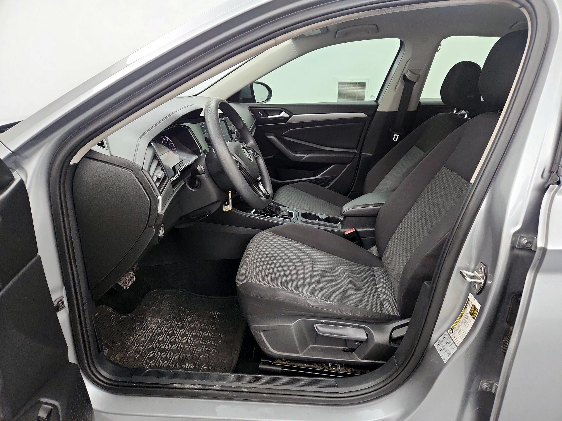 Thumbnail: 2019 Volkswagen Jetta - 11