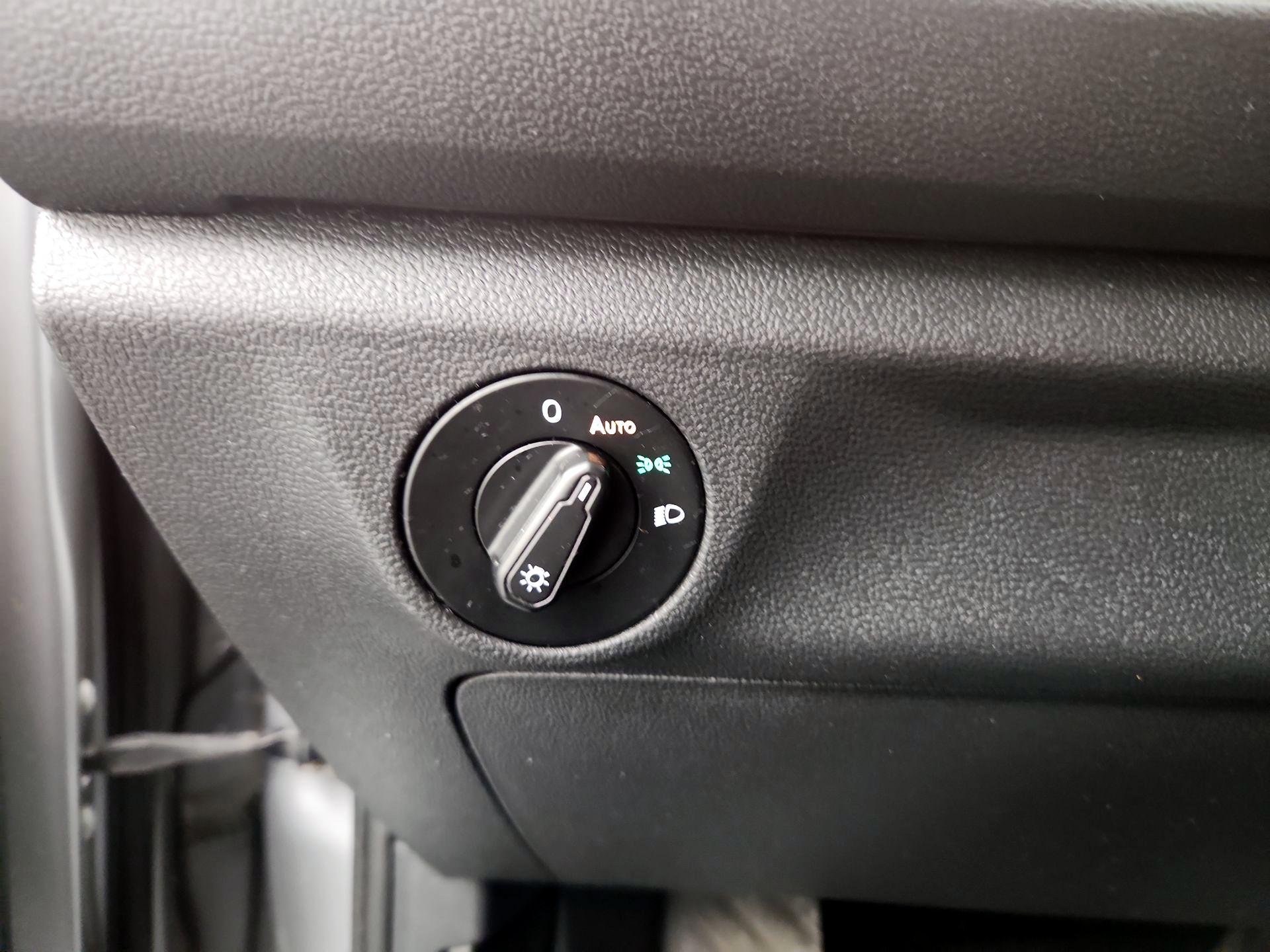 Thumbnail: 2019 Volkswagen Jetta - 13