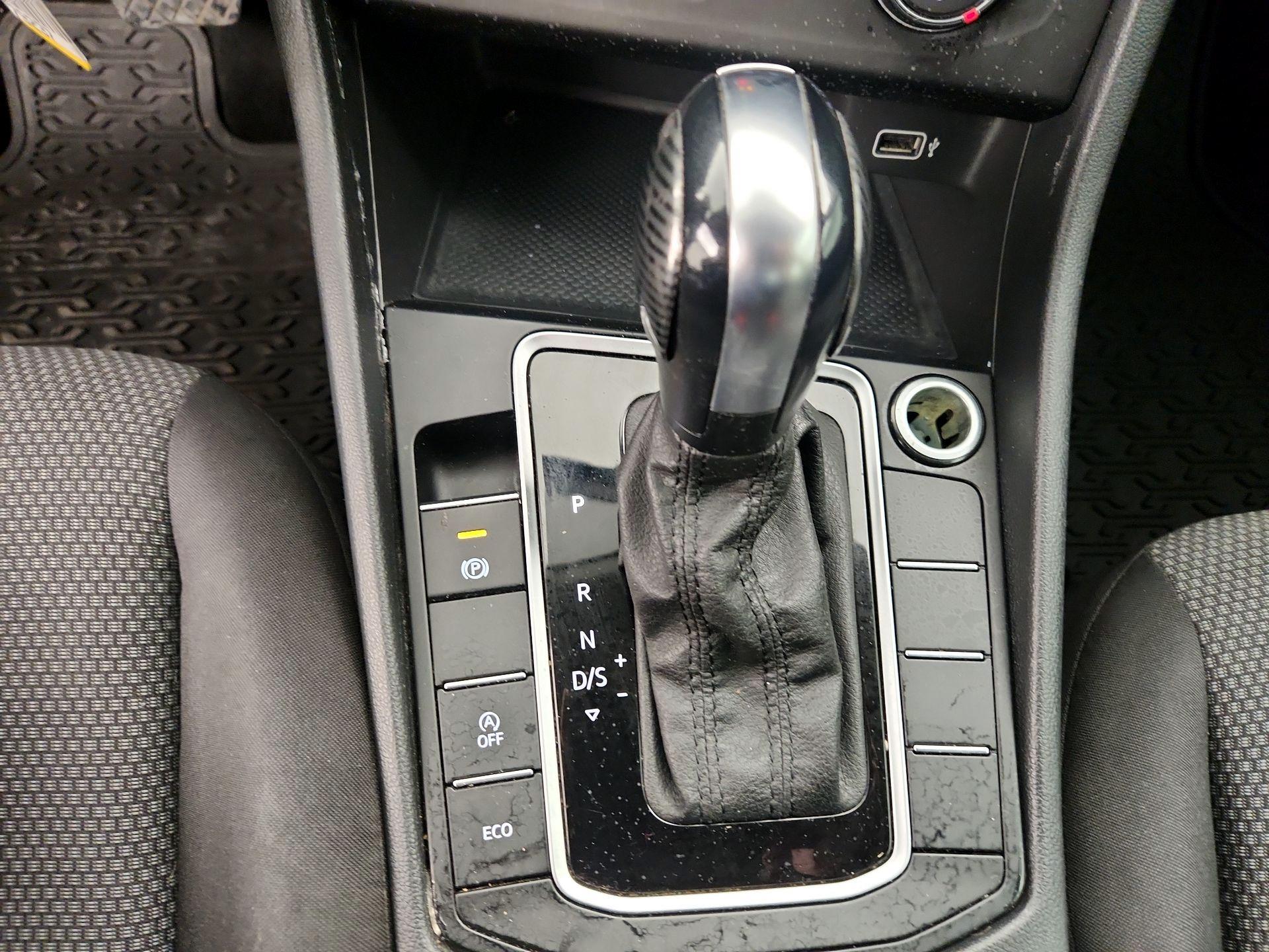 Thumbnail: 2019 Volkswagen Jetta - 17