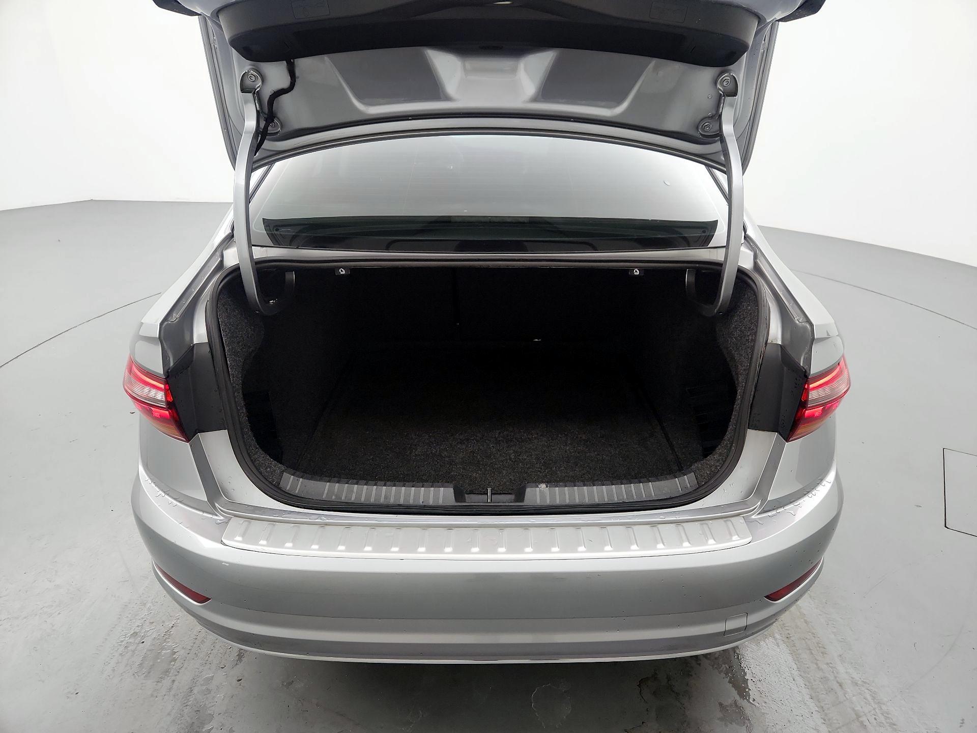 Thumbnail: 2019 Volkswagen Jetta - 20