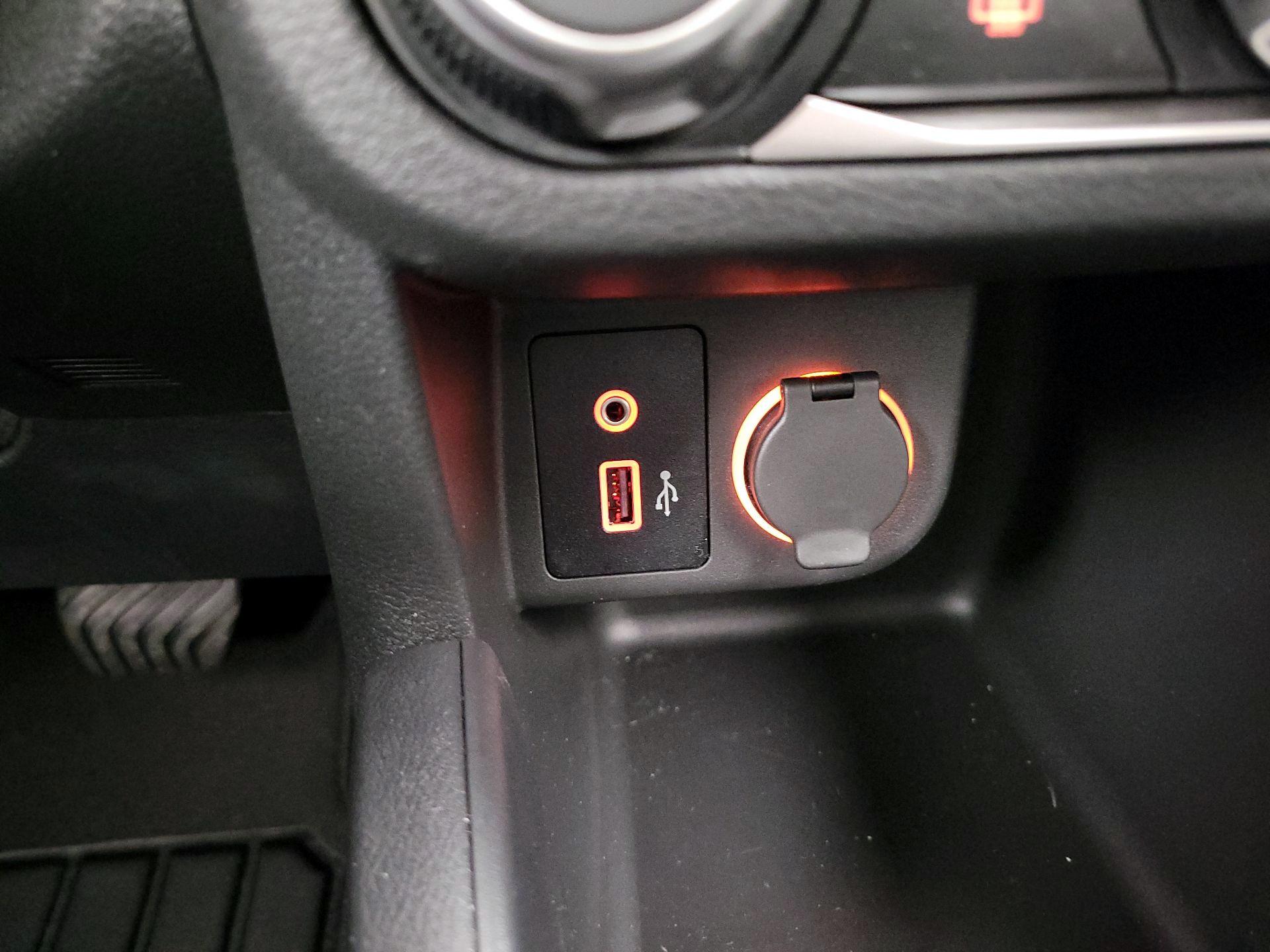 Thumbnail: 2025 Nissan Kicks - 18