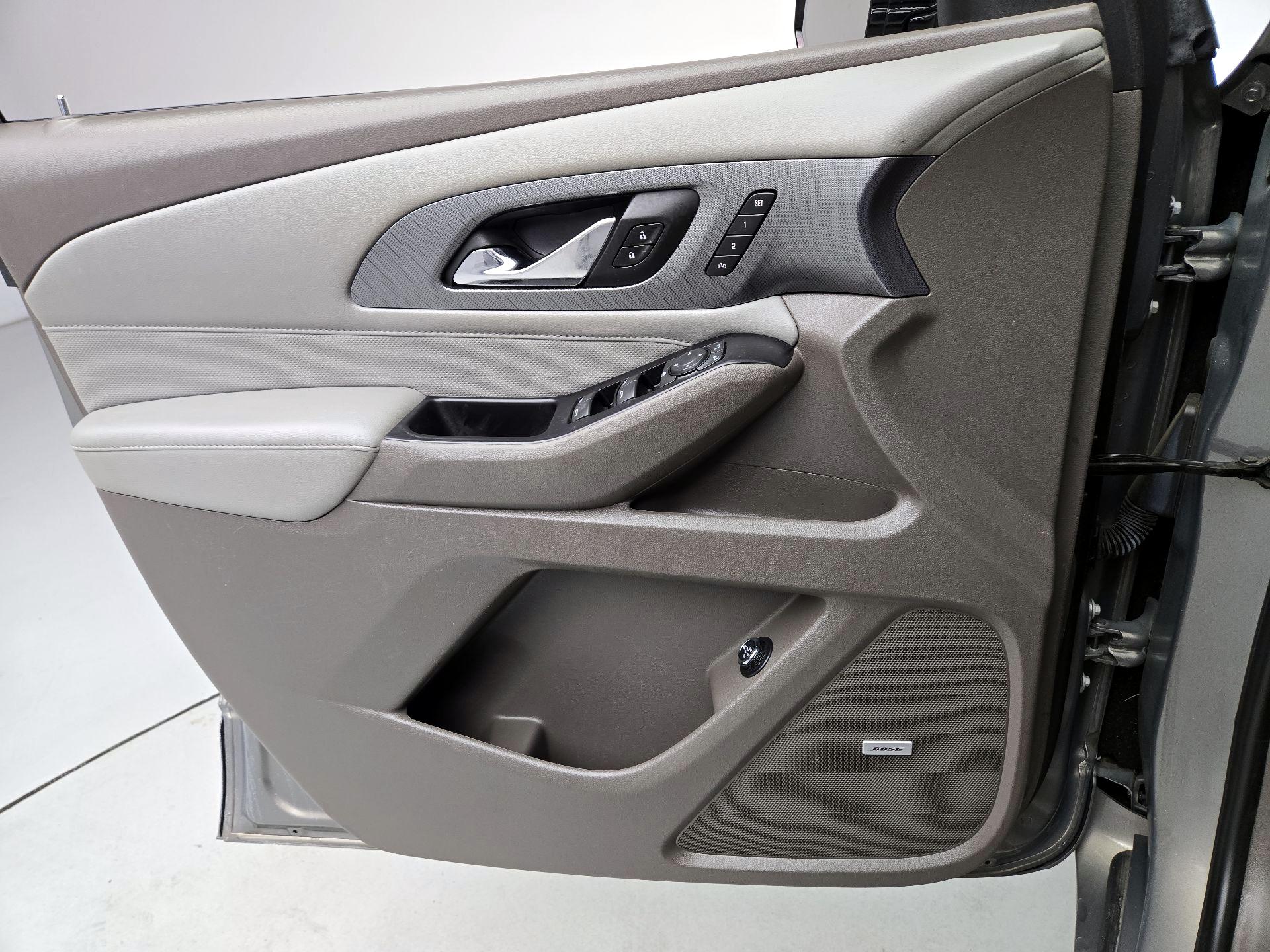 Thumbnail: 2019 Chevrolet Traverse - 12