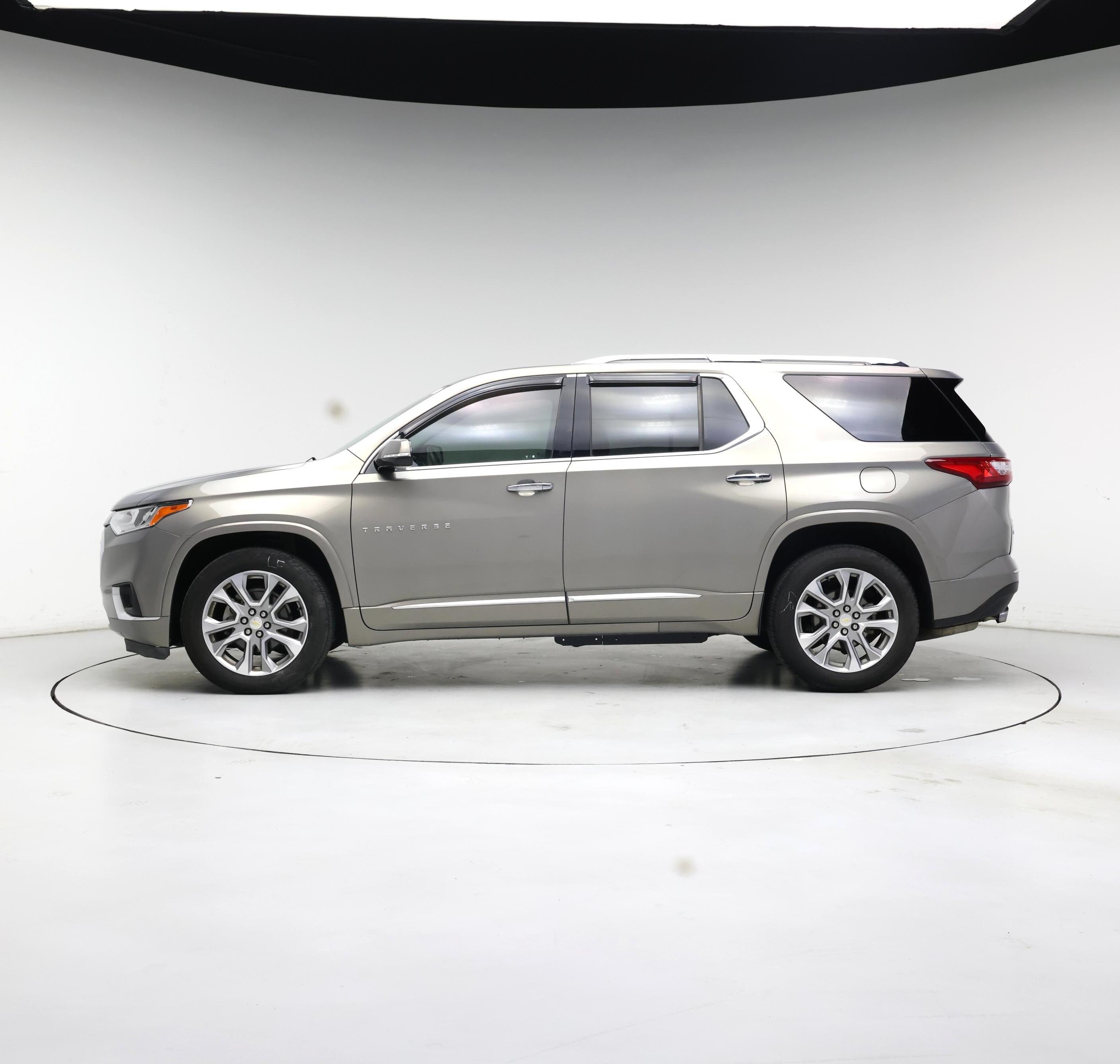 Thumbnail: 2019 Chevrolet Traverse - 3