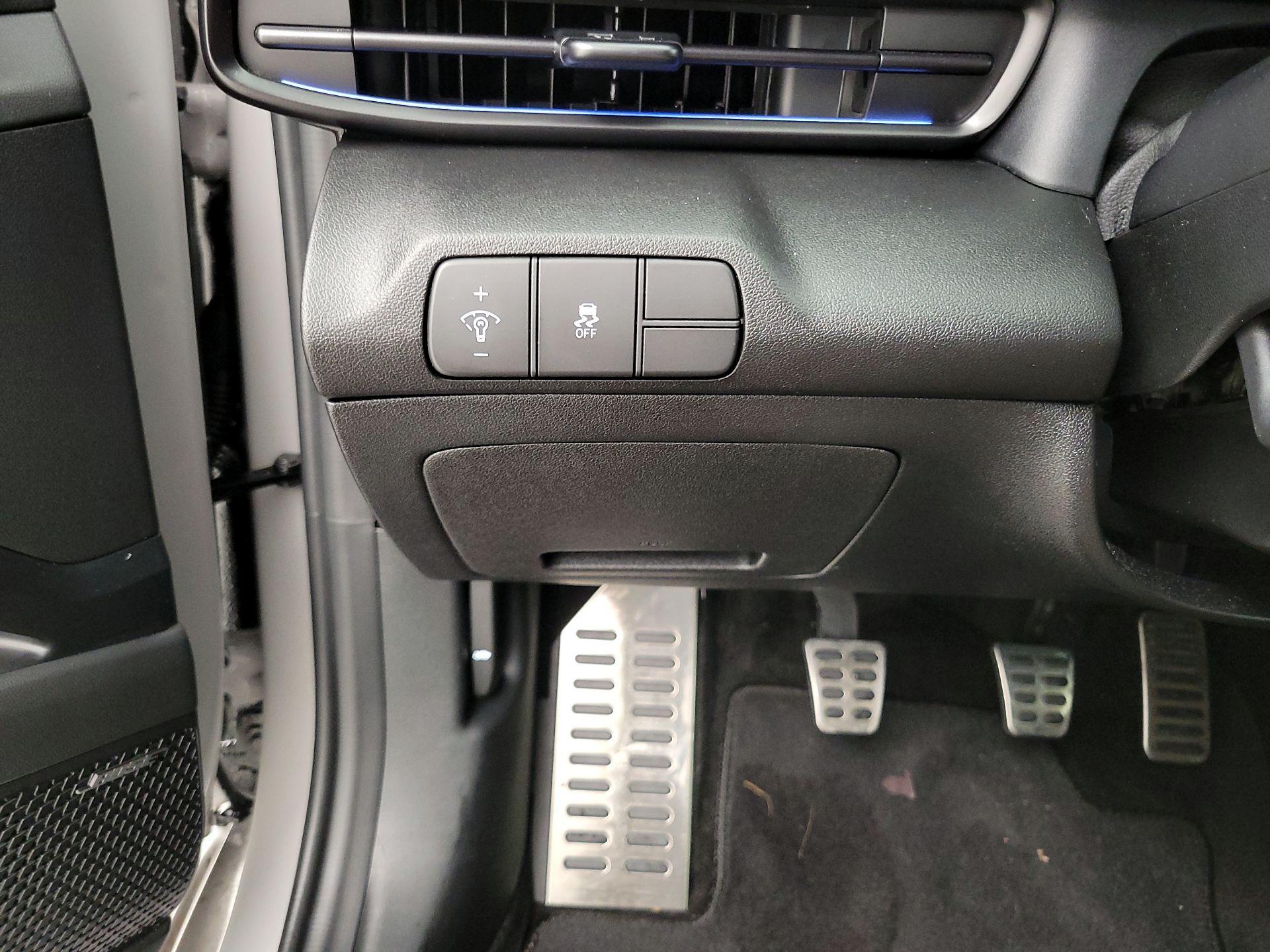 Thumbnail: 2025 Hyundai Elantra - 13