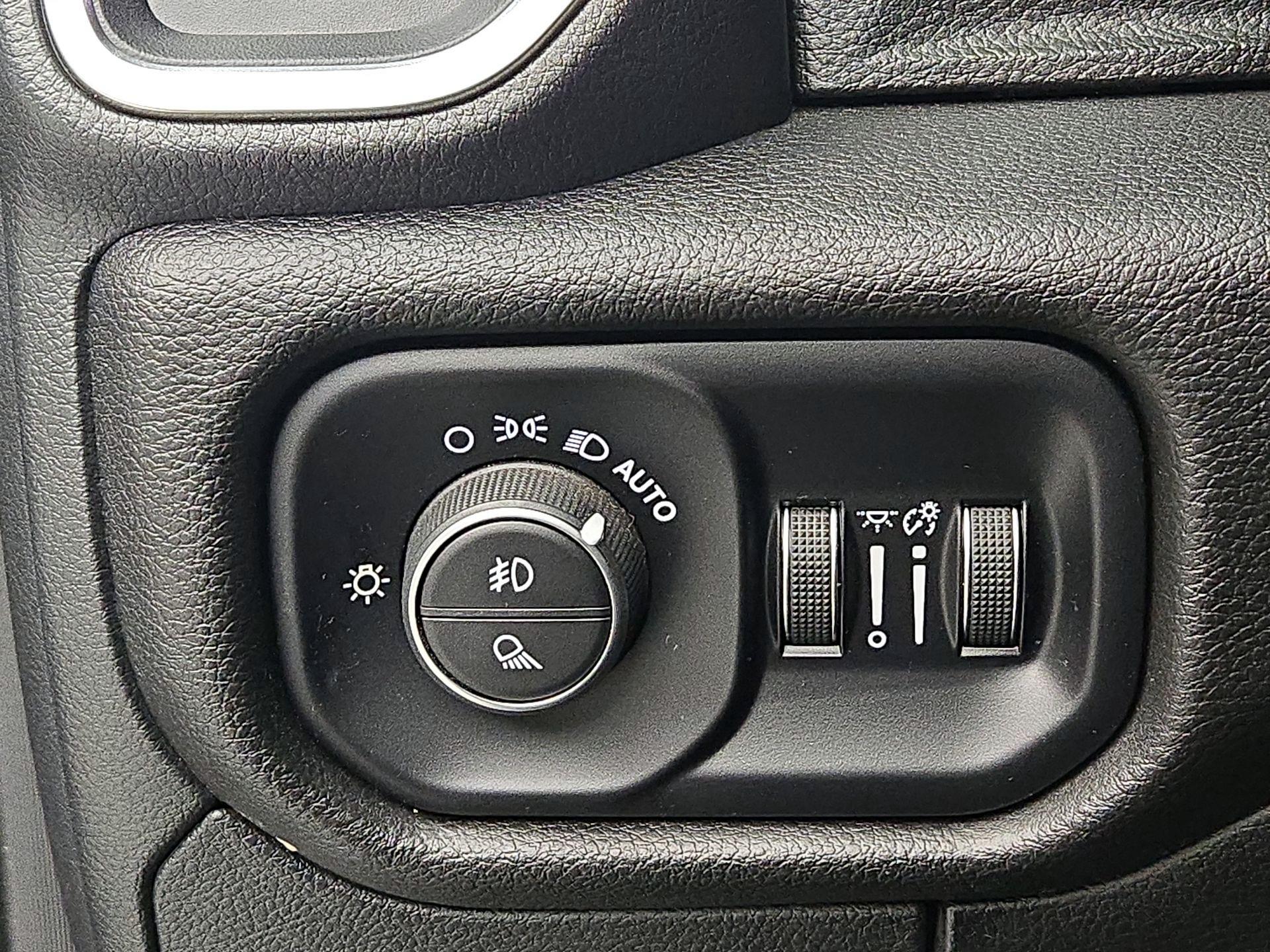 Thumbnail: 2025 RAM 1500 - 13