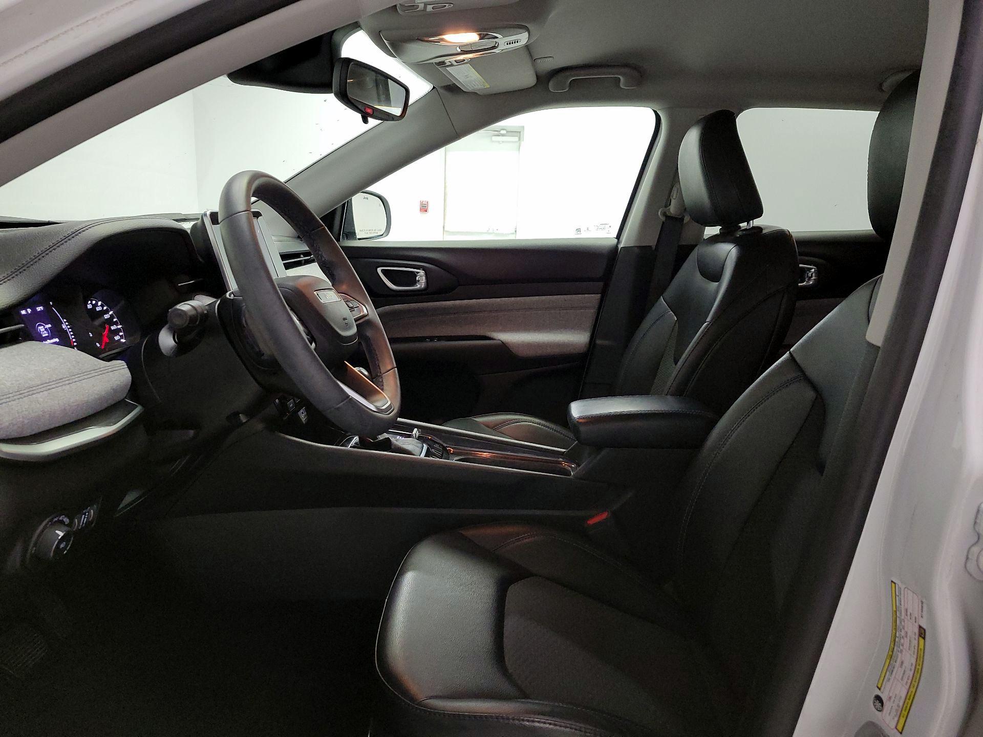 Thumbnail: 2022 Jeep Compass - 11