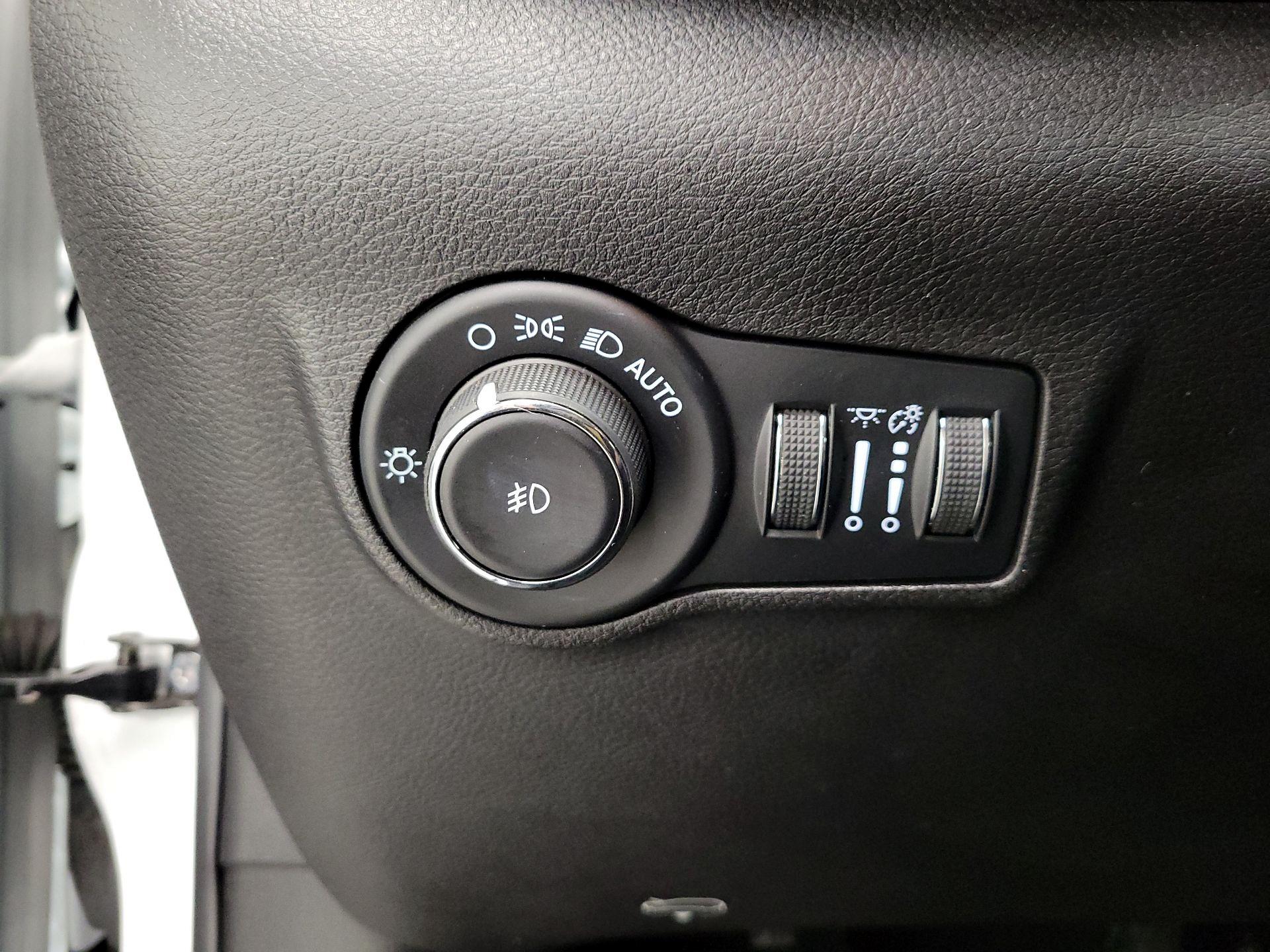 Thumbnail: 2022 Jeep Compass - 13