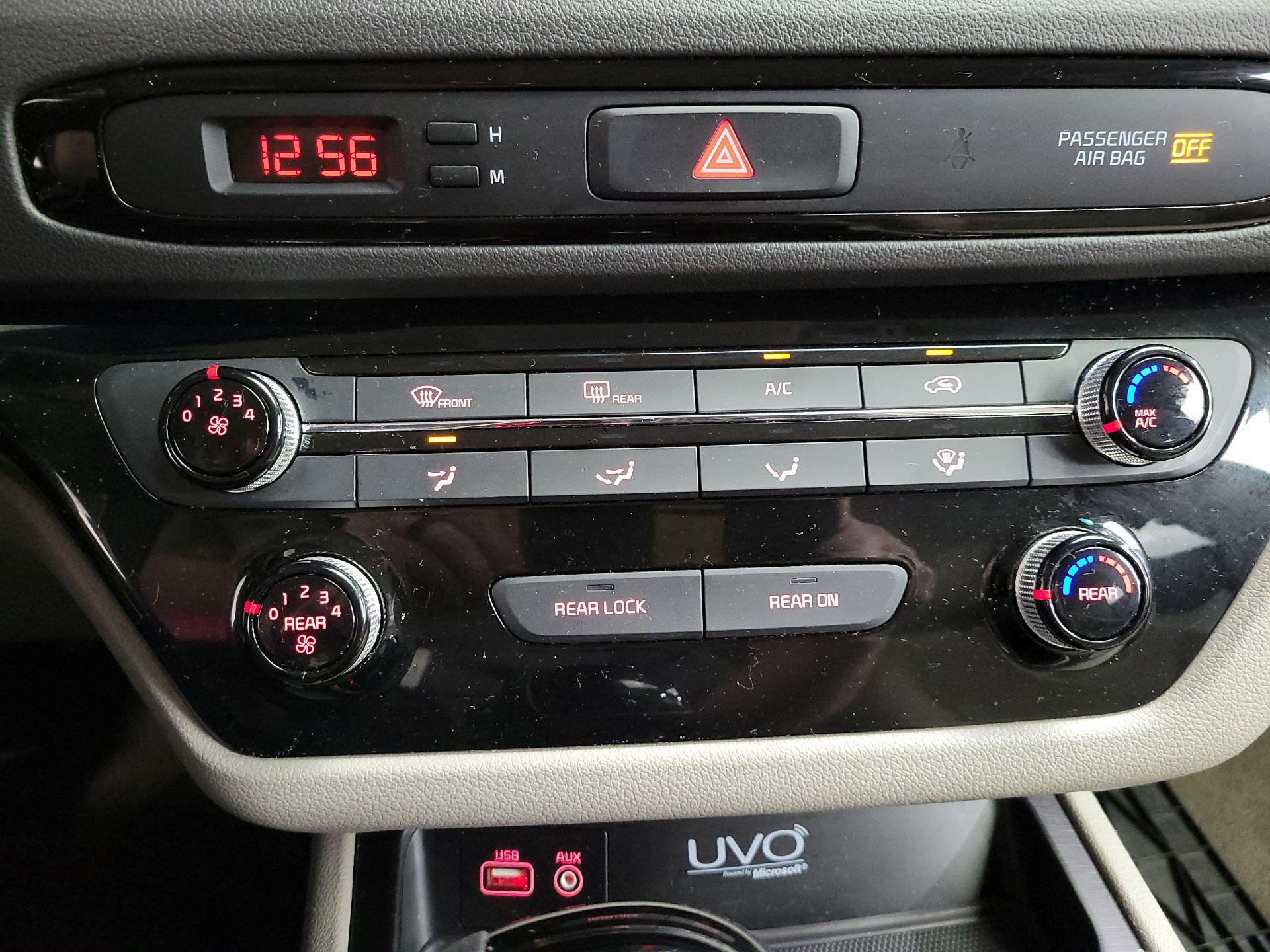 Thumbnail: 2016 Kia Sedona - 16