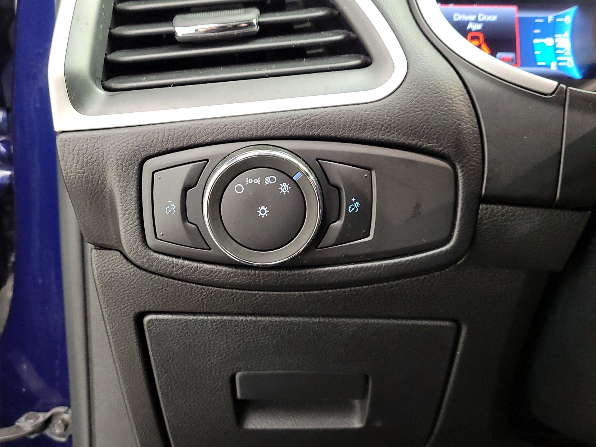 Thumbnail: 2016 Ford Edge - 13