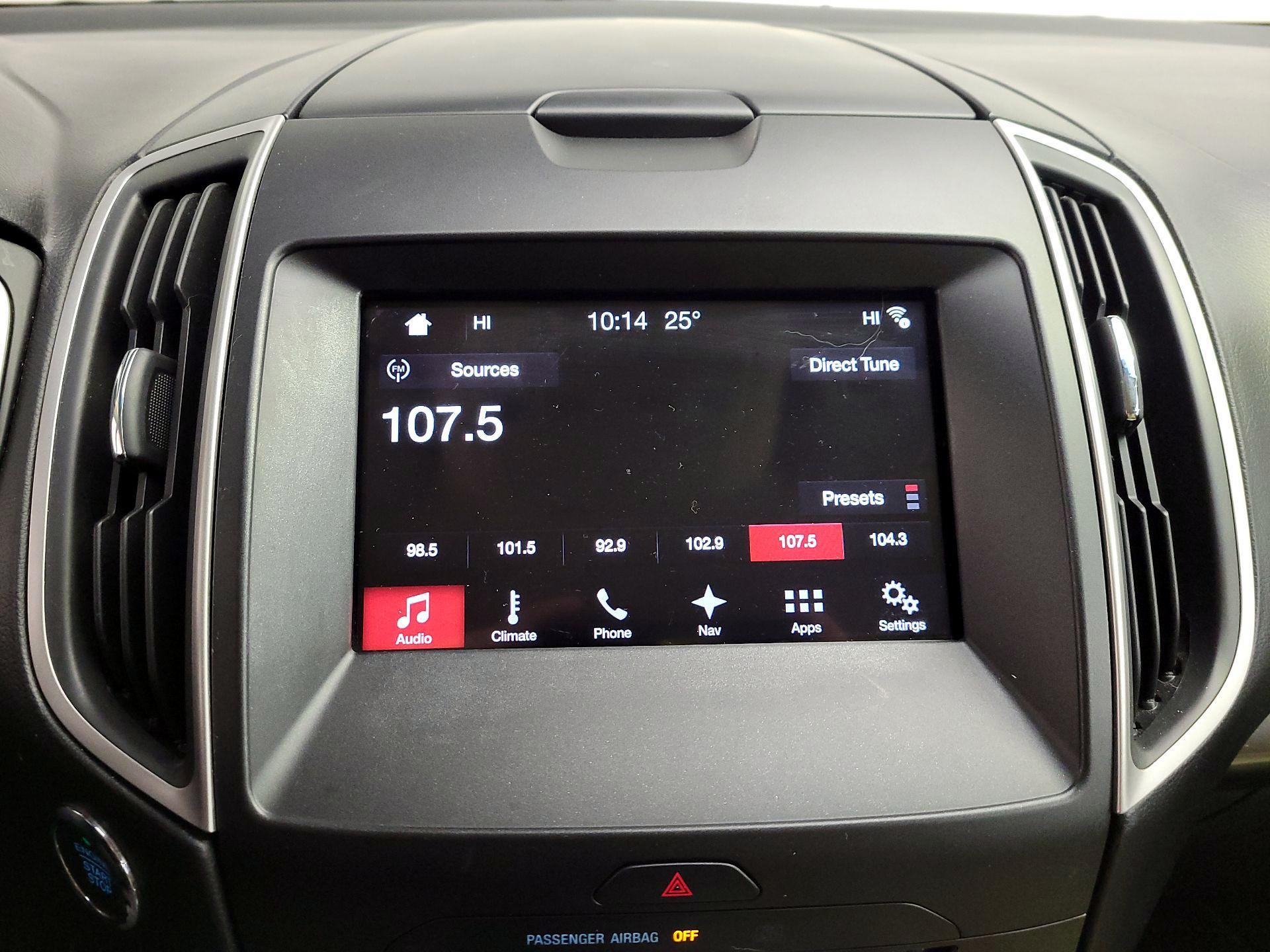 Thumbnail: 2016 Ford Edge - 16