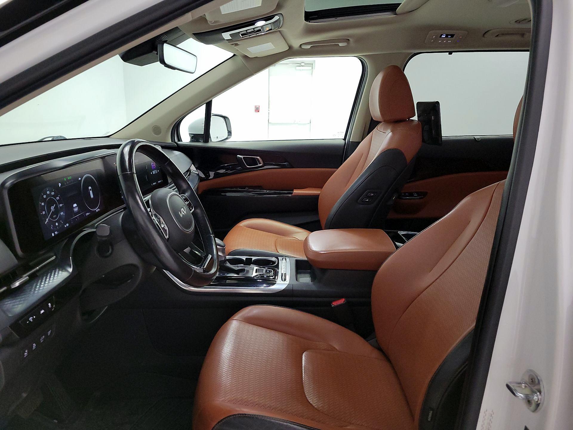 Thumbnail: 2022 Kia Carnival - 11