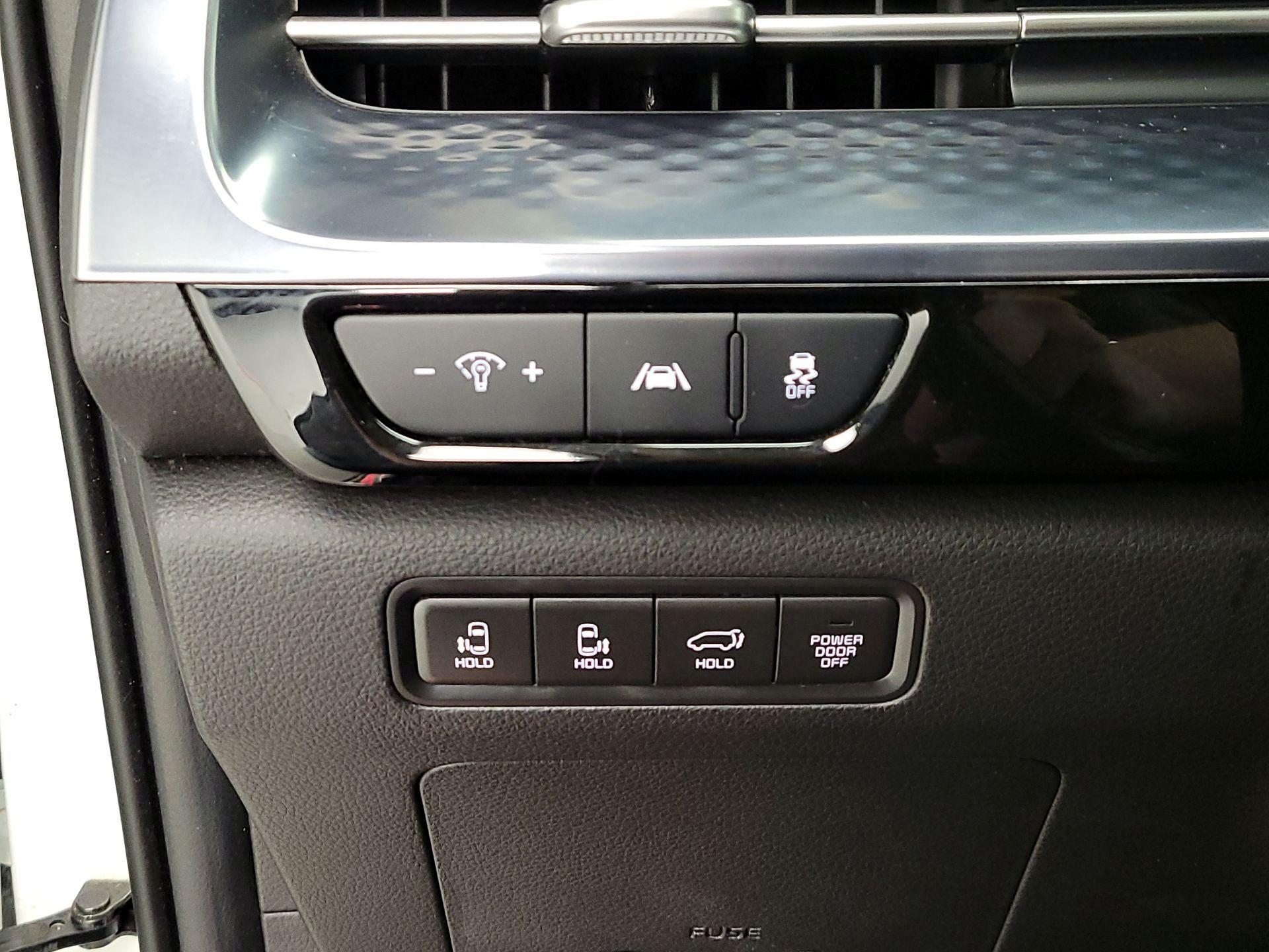 Thumbnail: 2022 Kia Carnival - 13