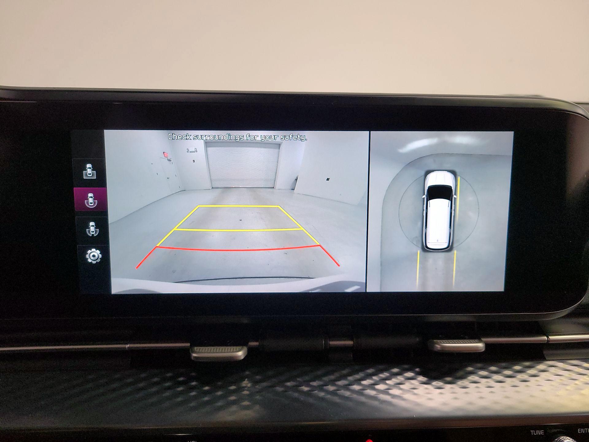 Thumbnail: 2022 Kia Carnival - 15